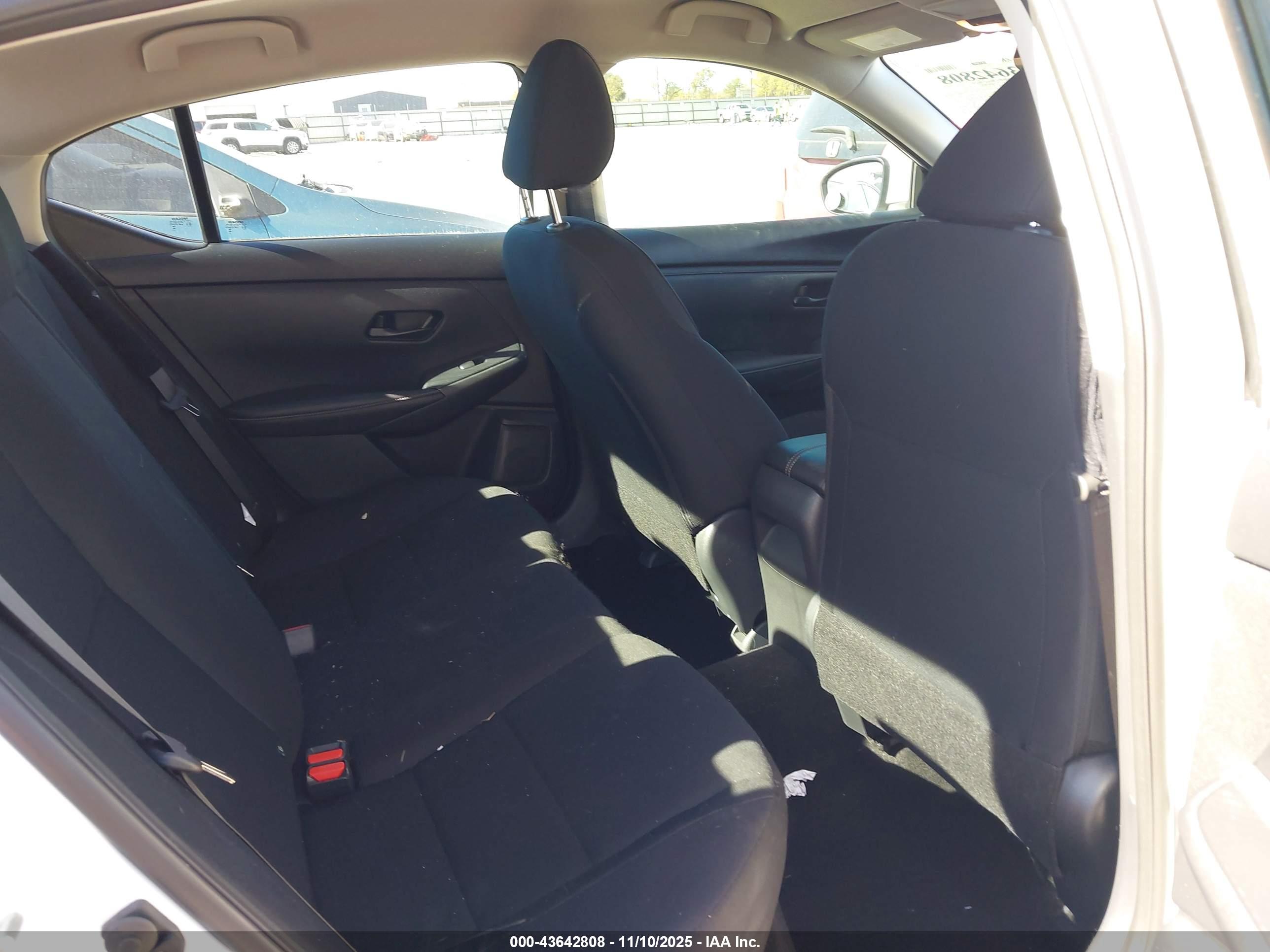 NISSAN SENTRA image 8