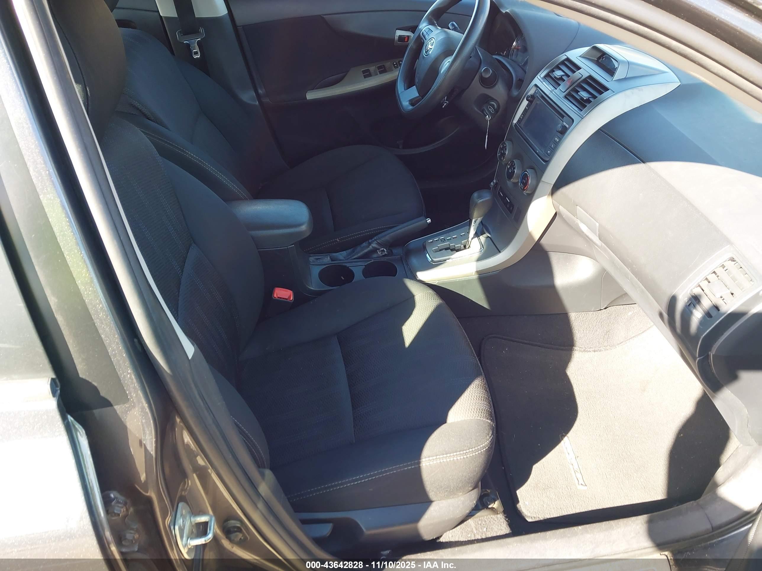 TOYOTA COROLLA image 5