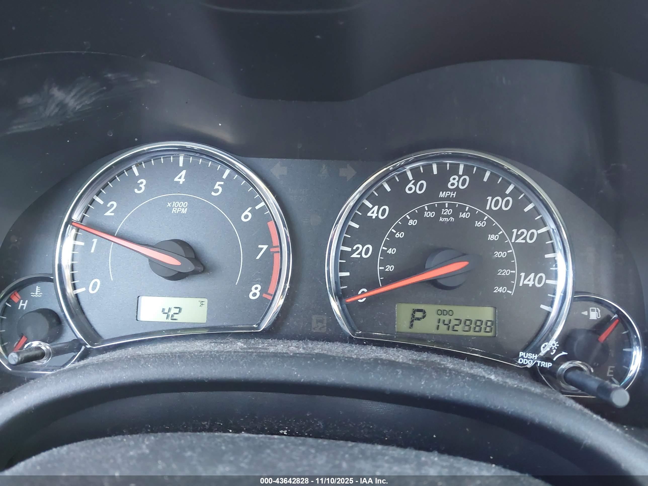TOYOTA COROLLA image 7
