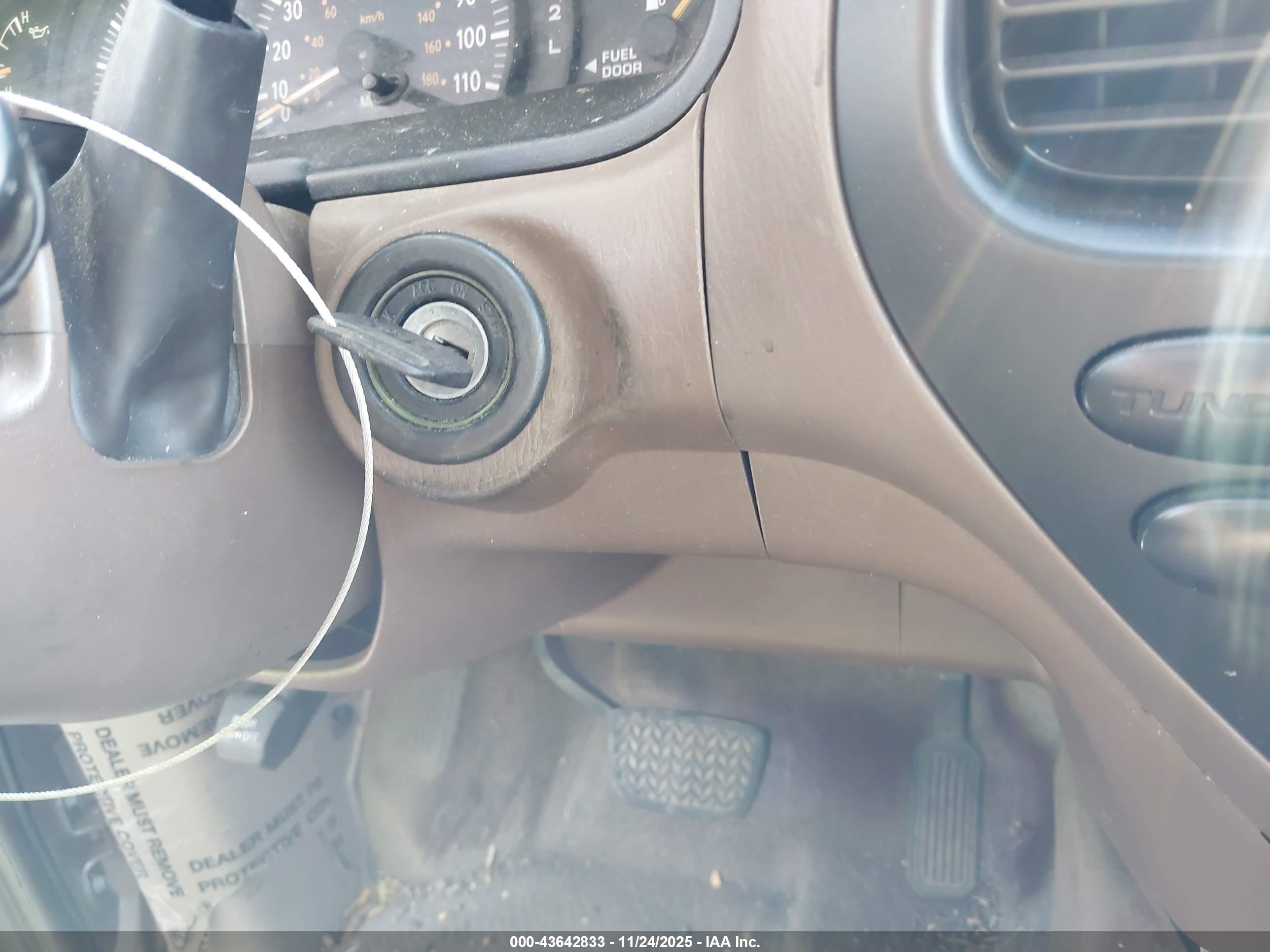 TOYOTA TUNDRA image 11
