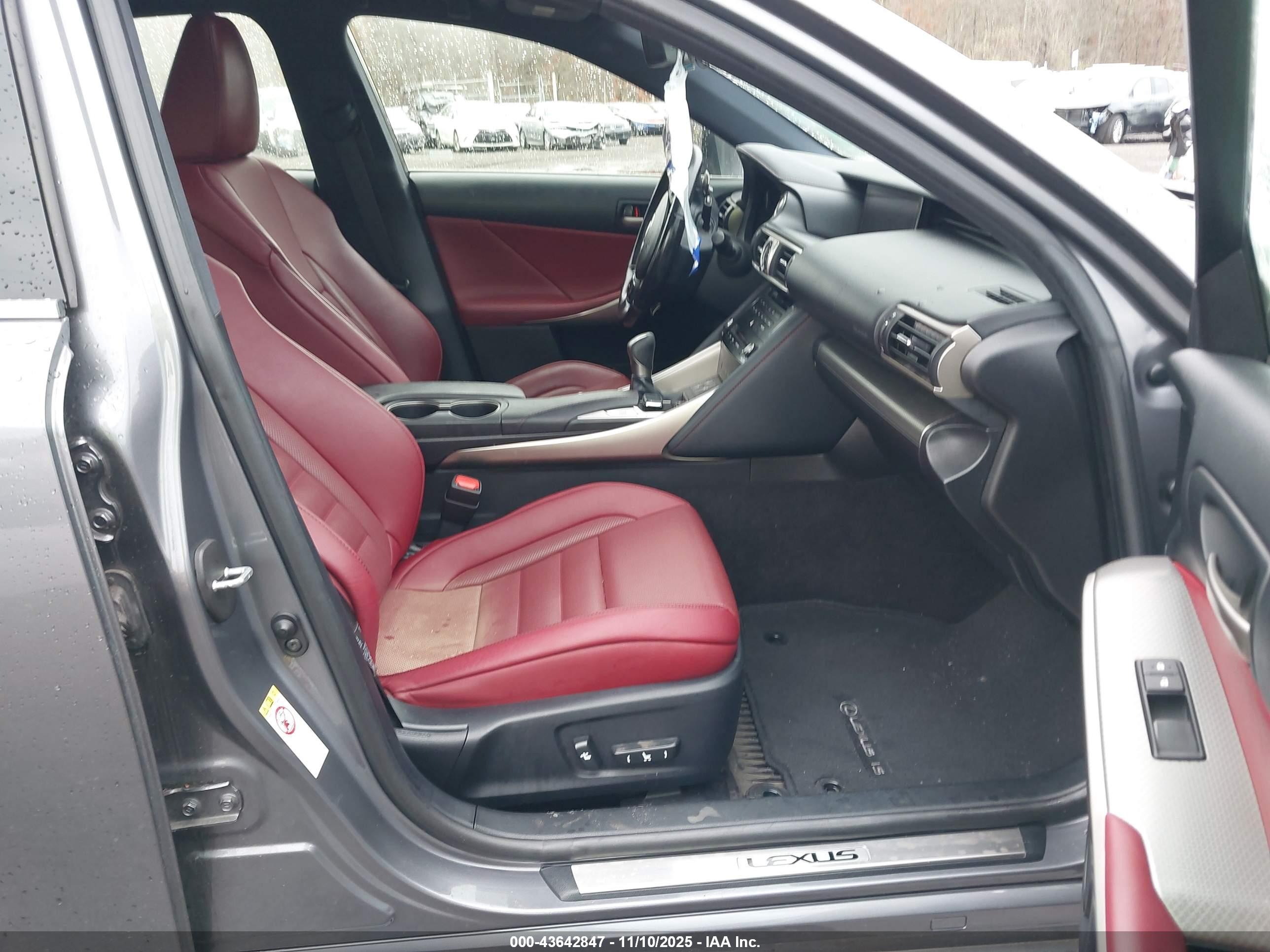 LEXUS IS image 5