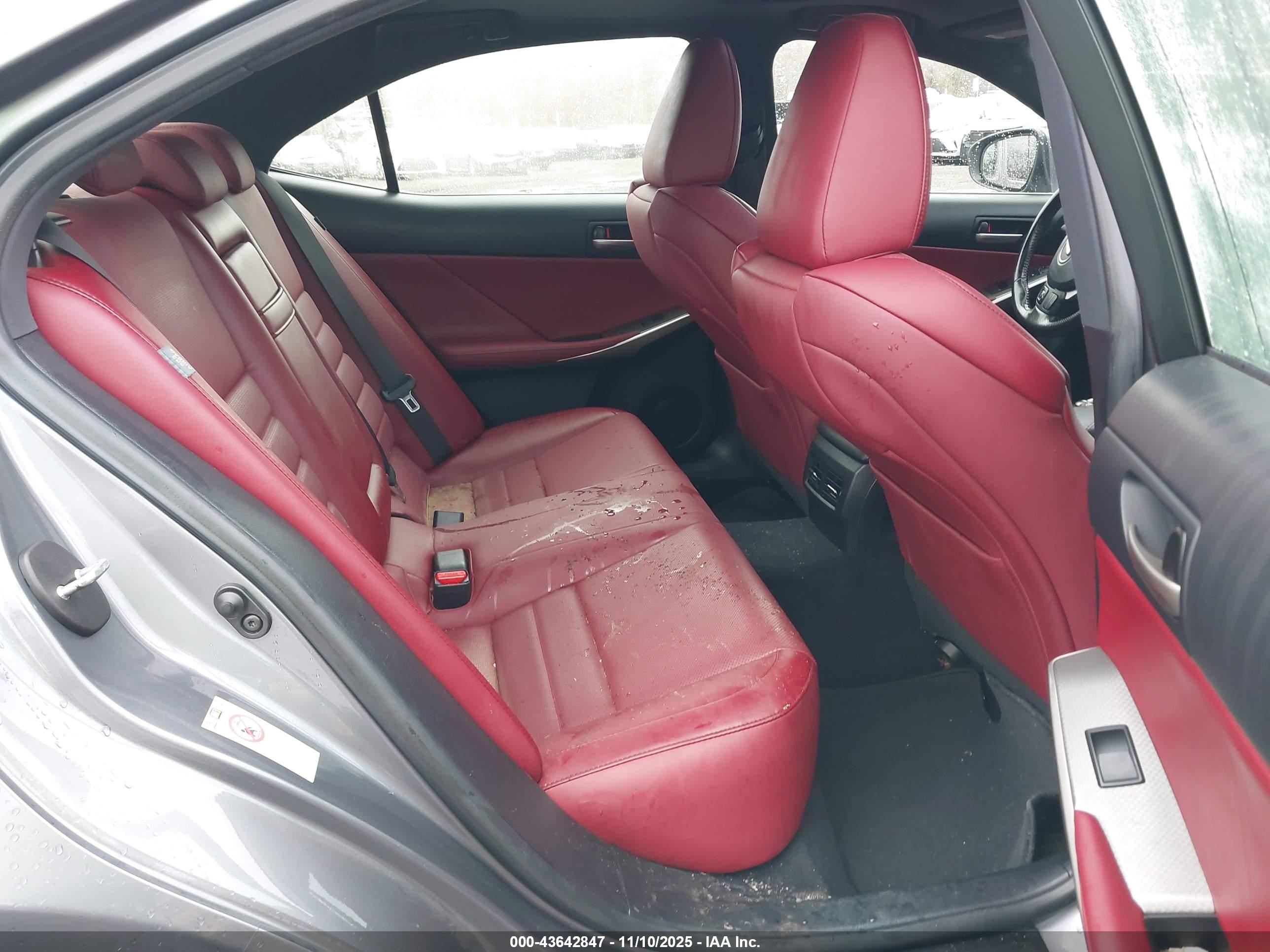 LEXUS IS image 8