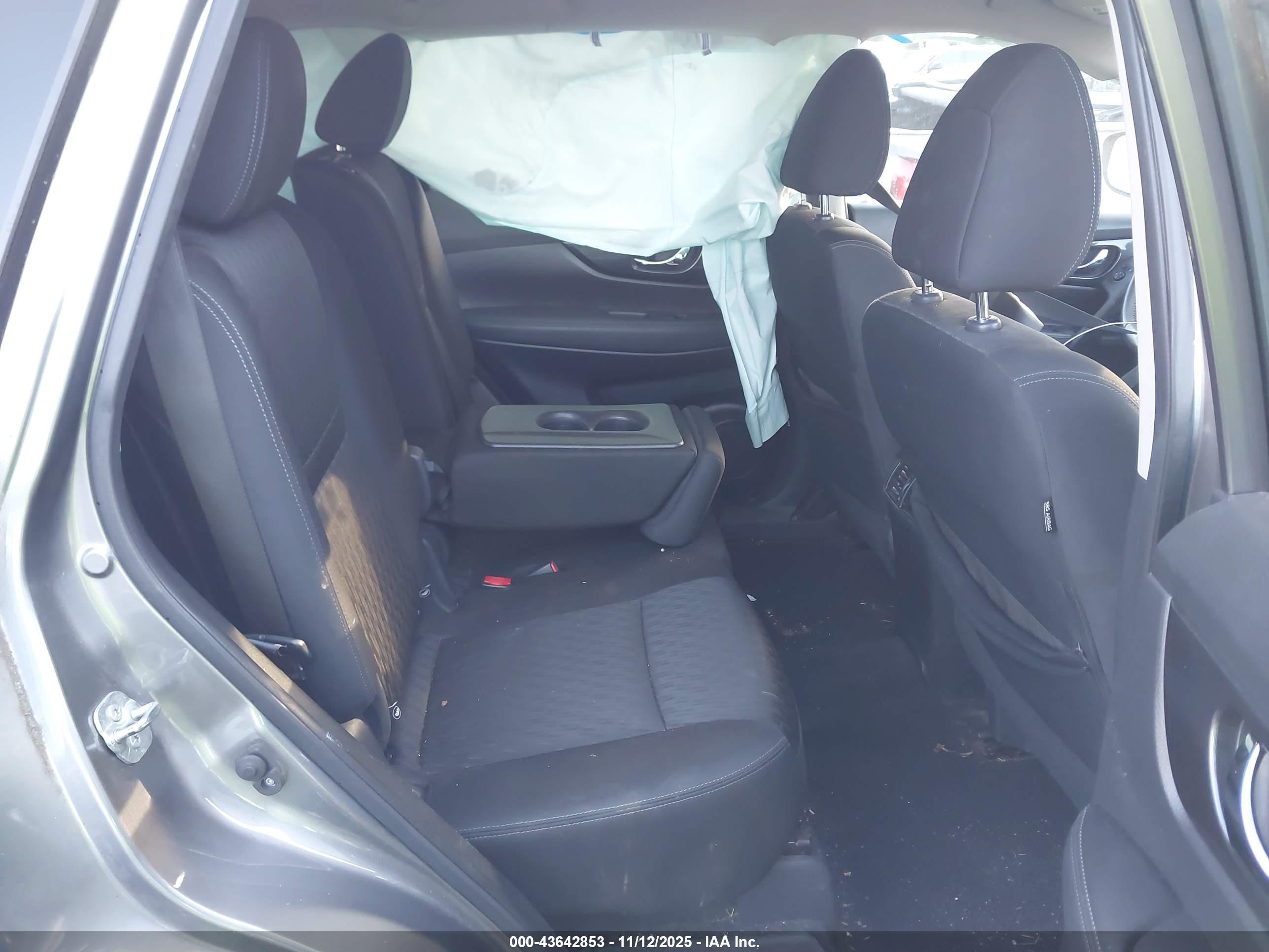 NISSAN ROGUE image 8