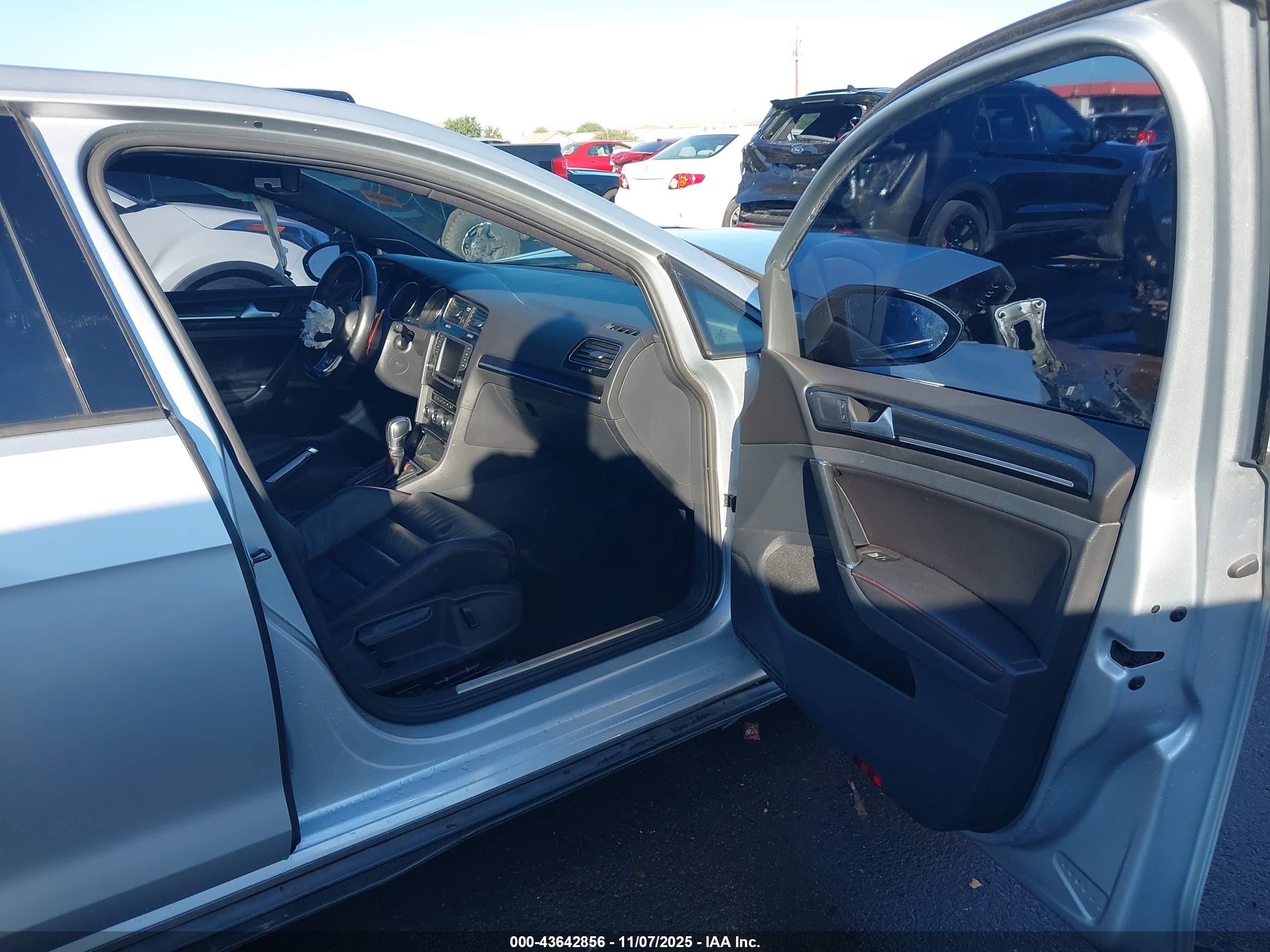 VOLKSWAGEN GOLF image 5