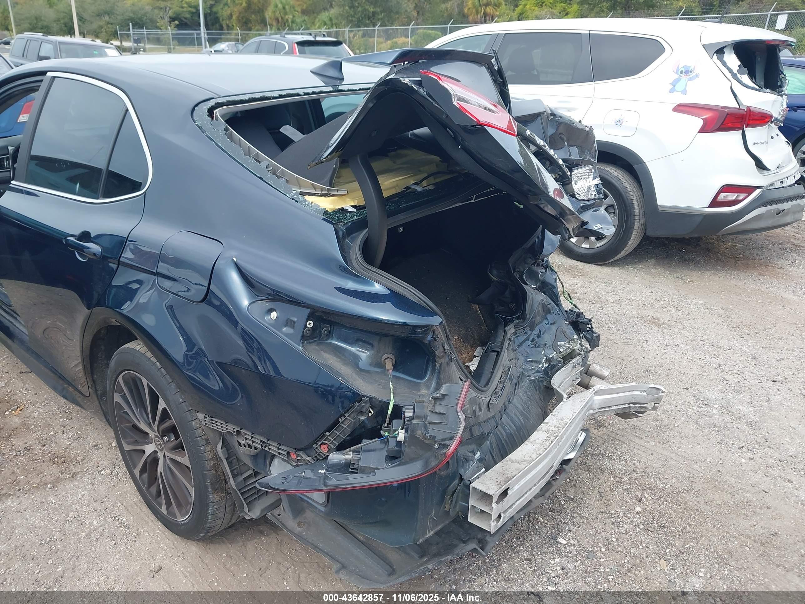 TOYOTA CAMRY image 6
