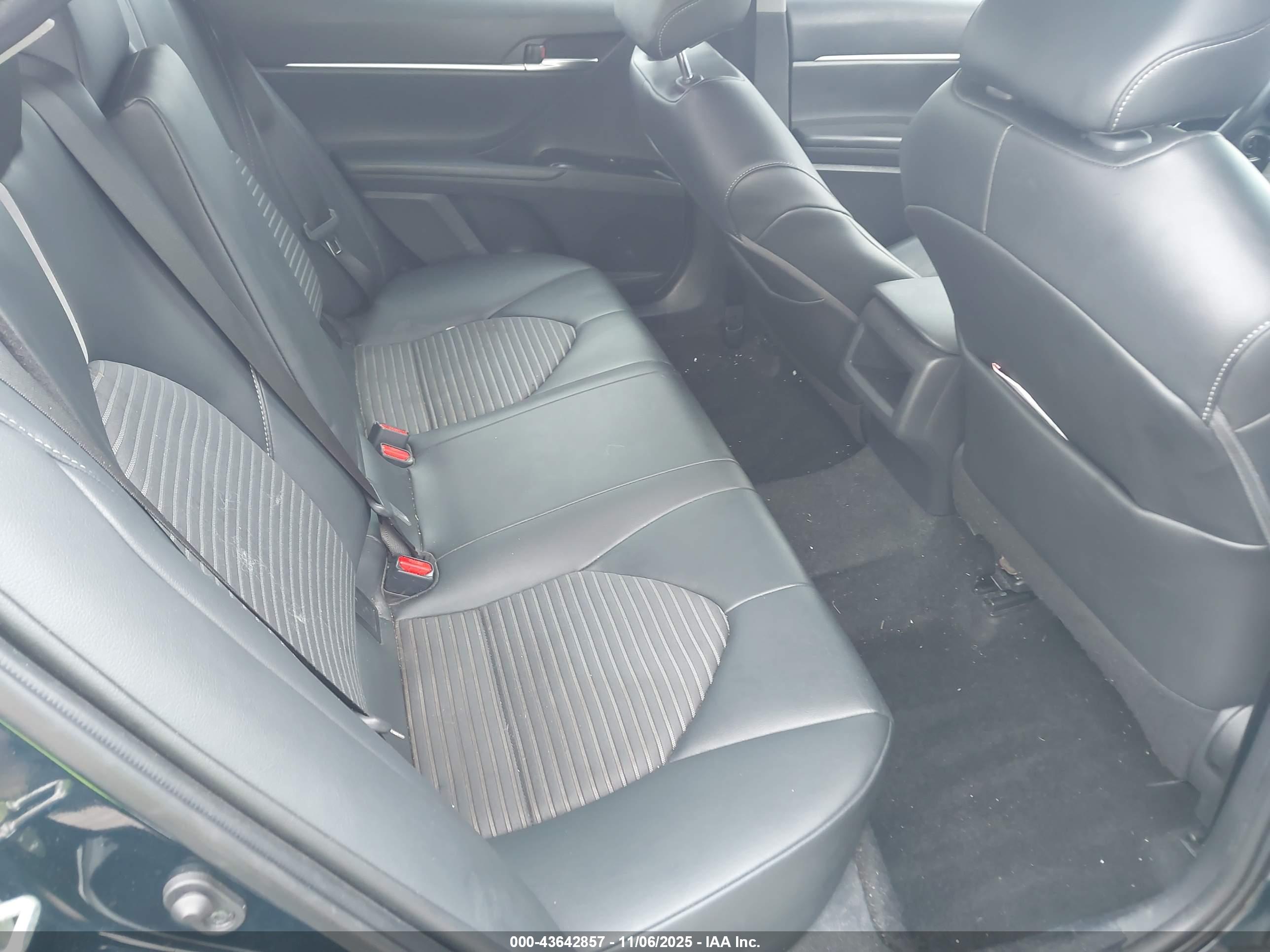 TOYOTA CAMRY image 8