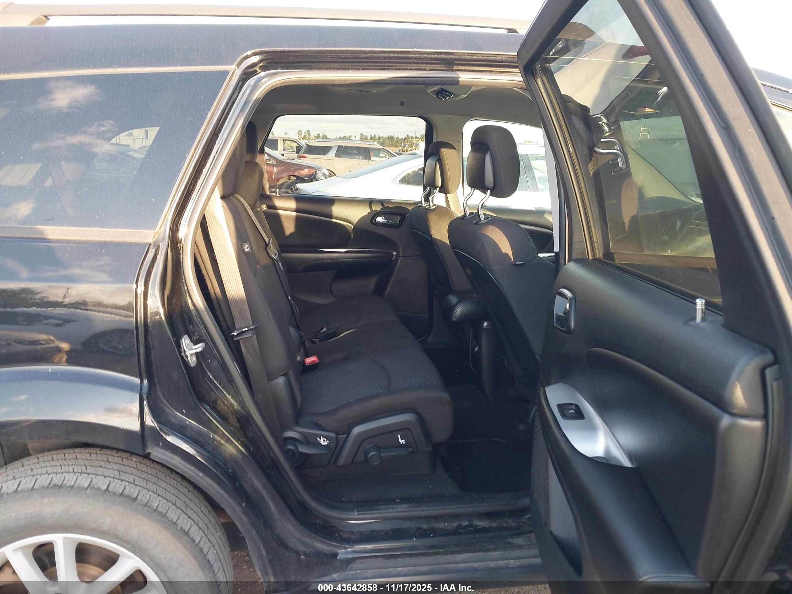 DODGE JOURNEY image 8