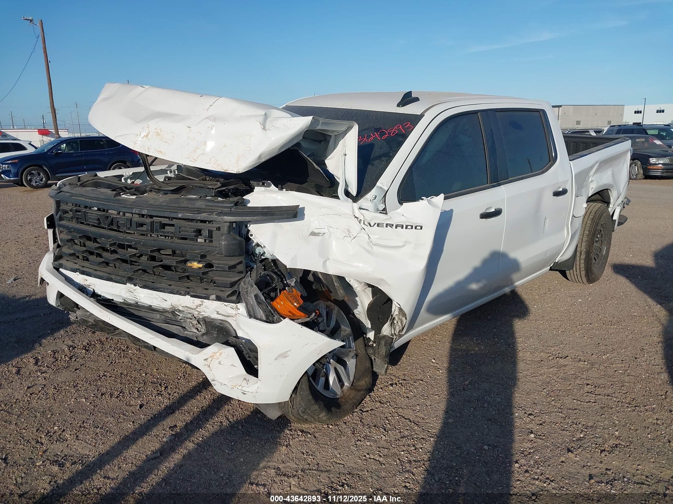 CHEVROLET SILVERADO image 2