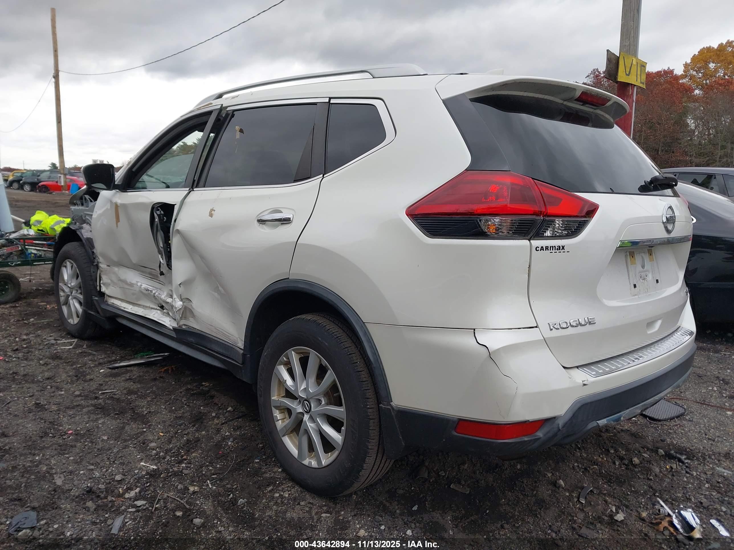 NISSAN ROGUE image 3