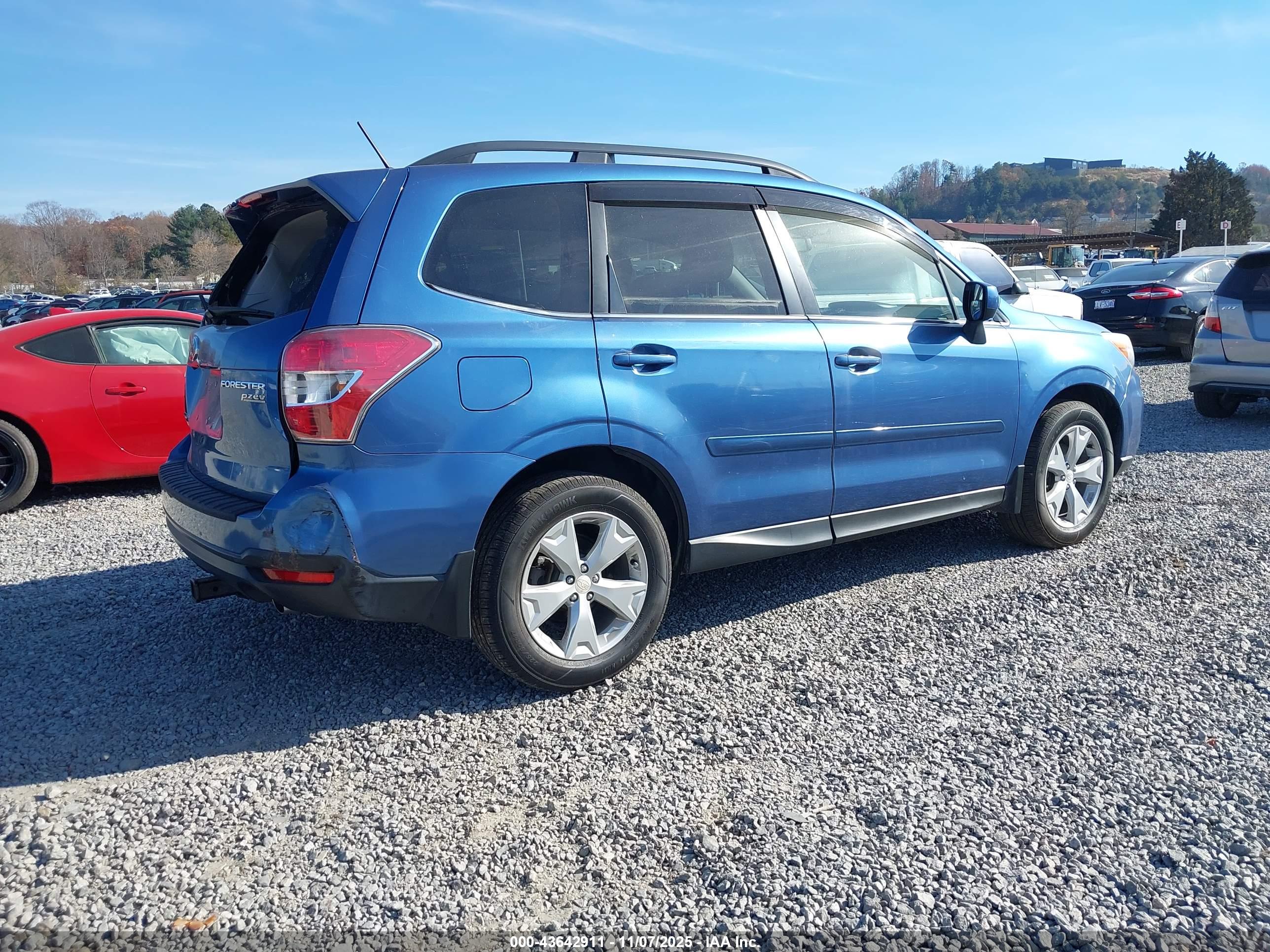 SUBARU FORESTER image 4