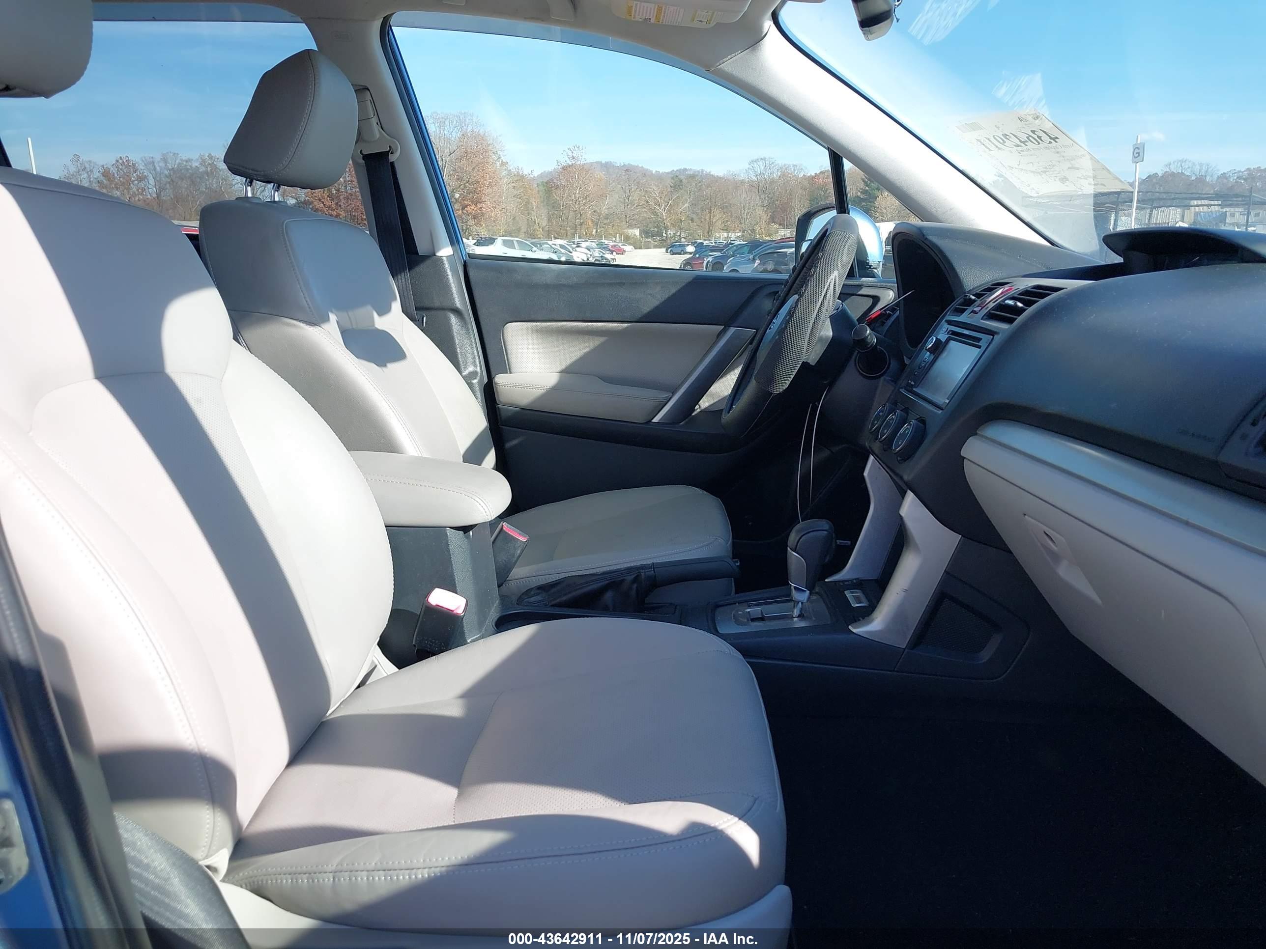 SUBARU FORESTER image 5