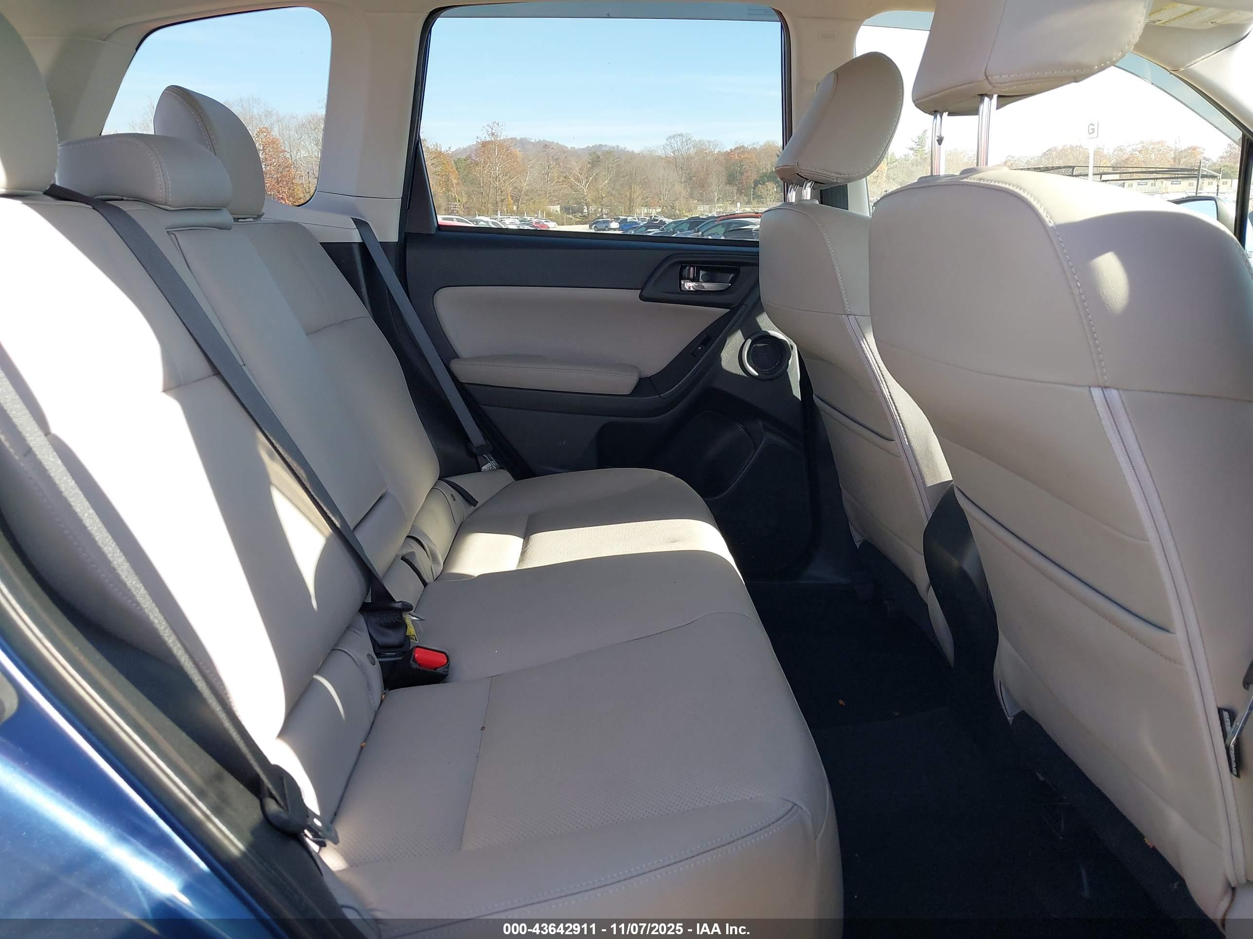 SUBARU FORESTER image 8