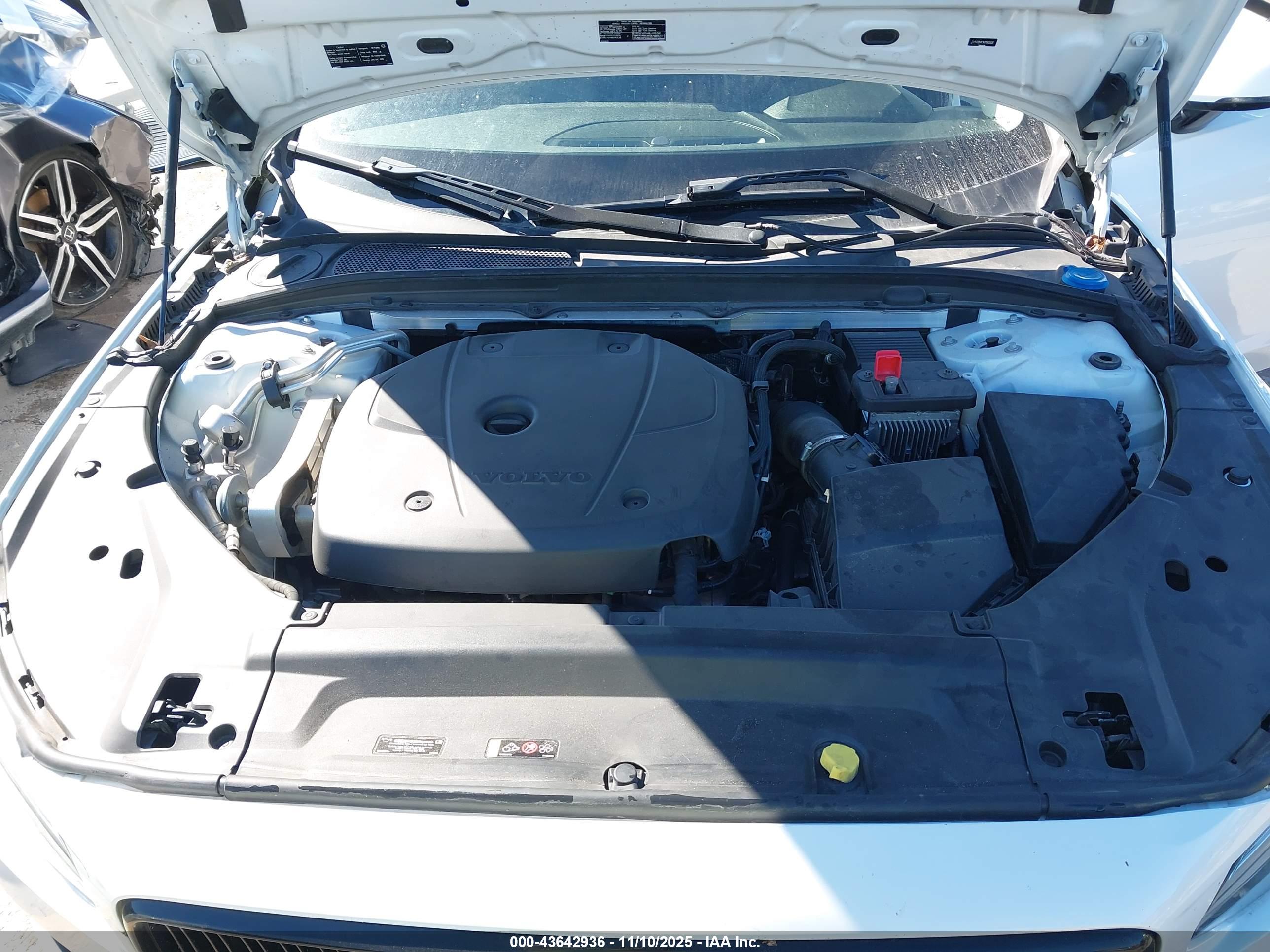 VOLVO S90 image 10