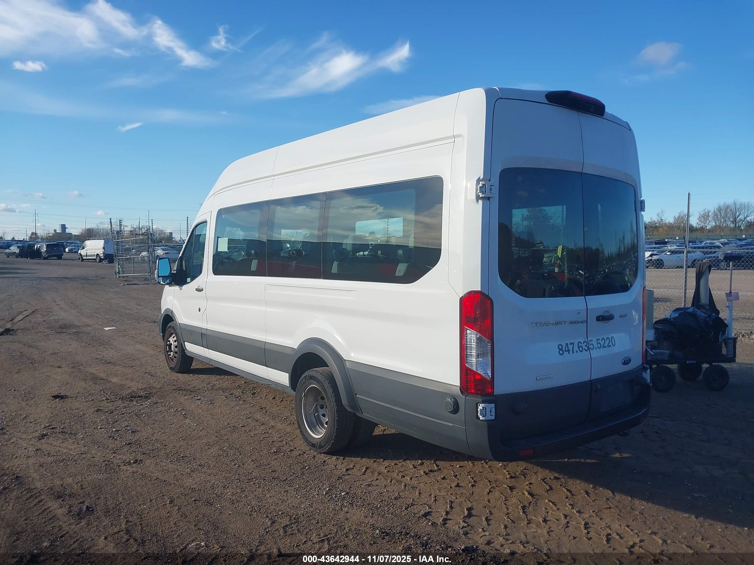 FORD TRANSIT-350 image 3