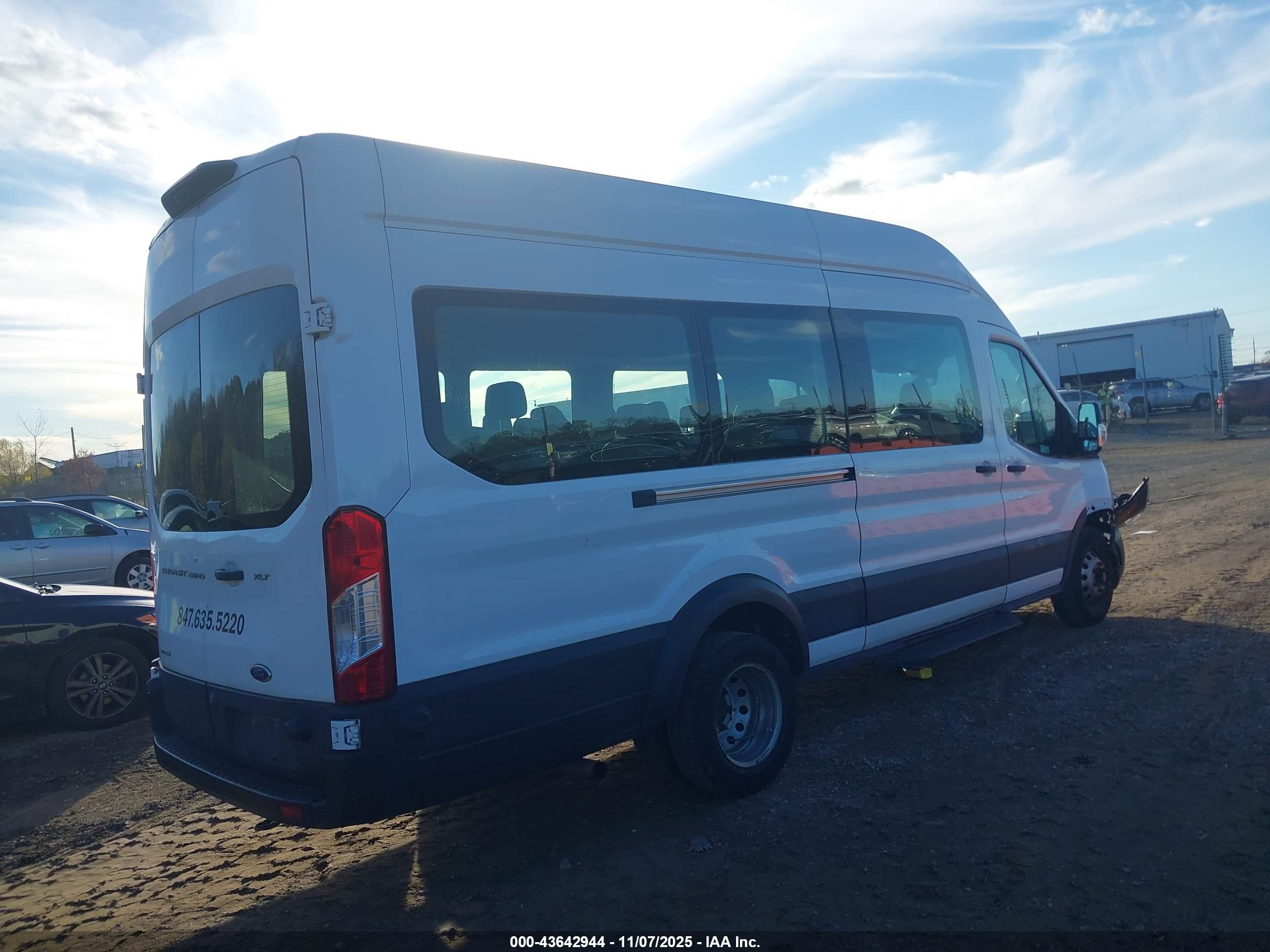 FORD TRANSIT-350 image 4