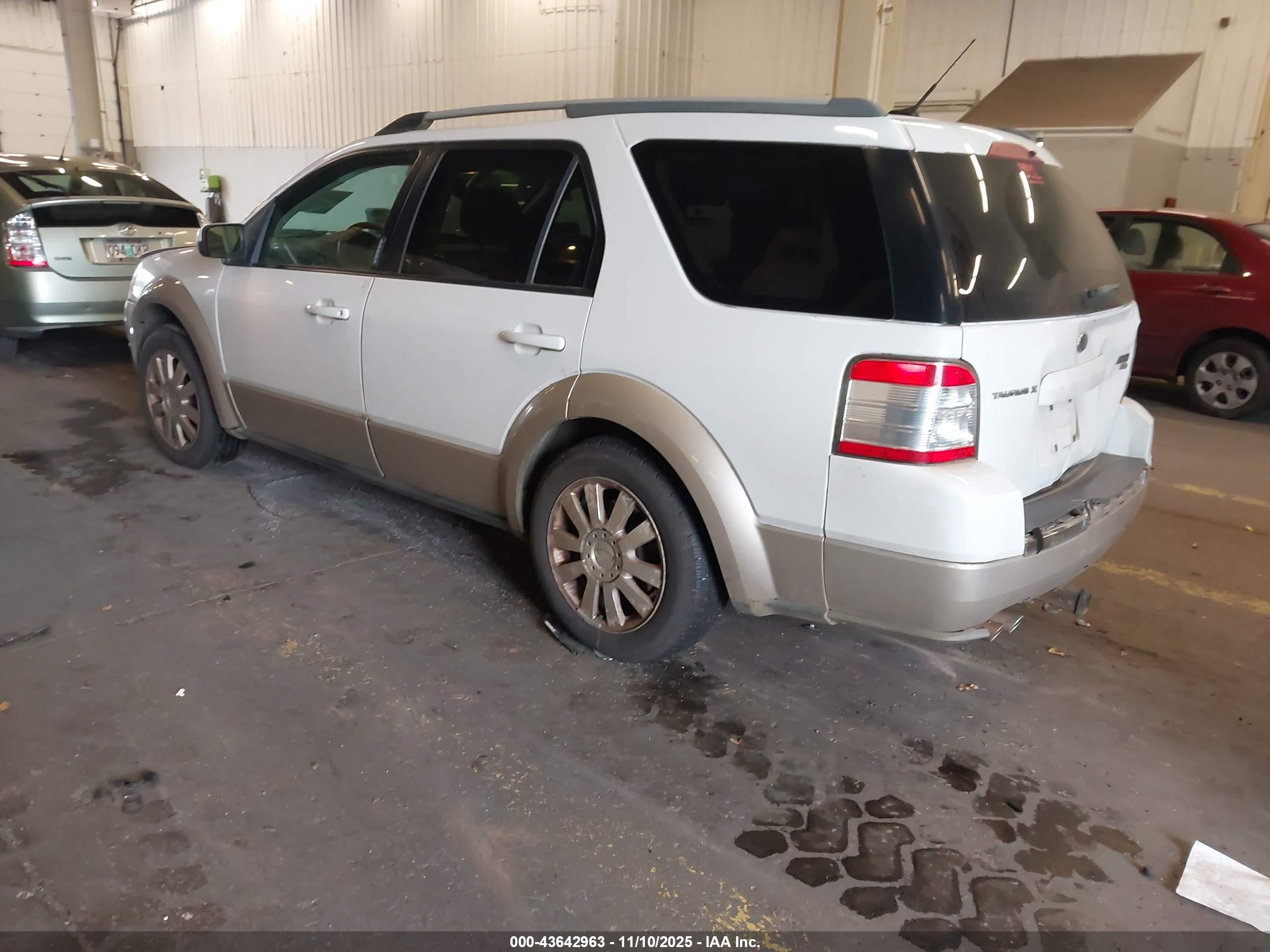 FORD TAURUS image 3