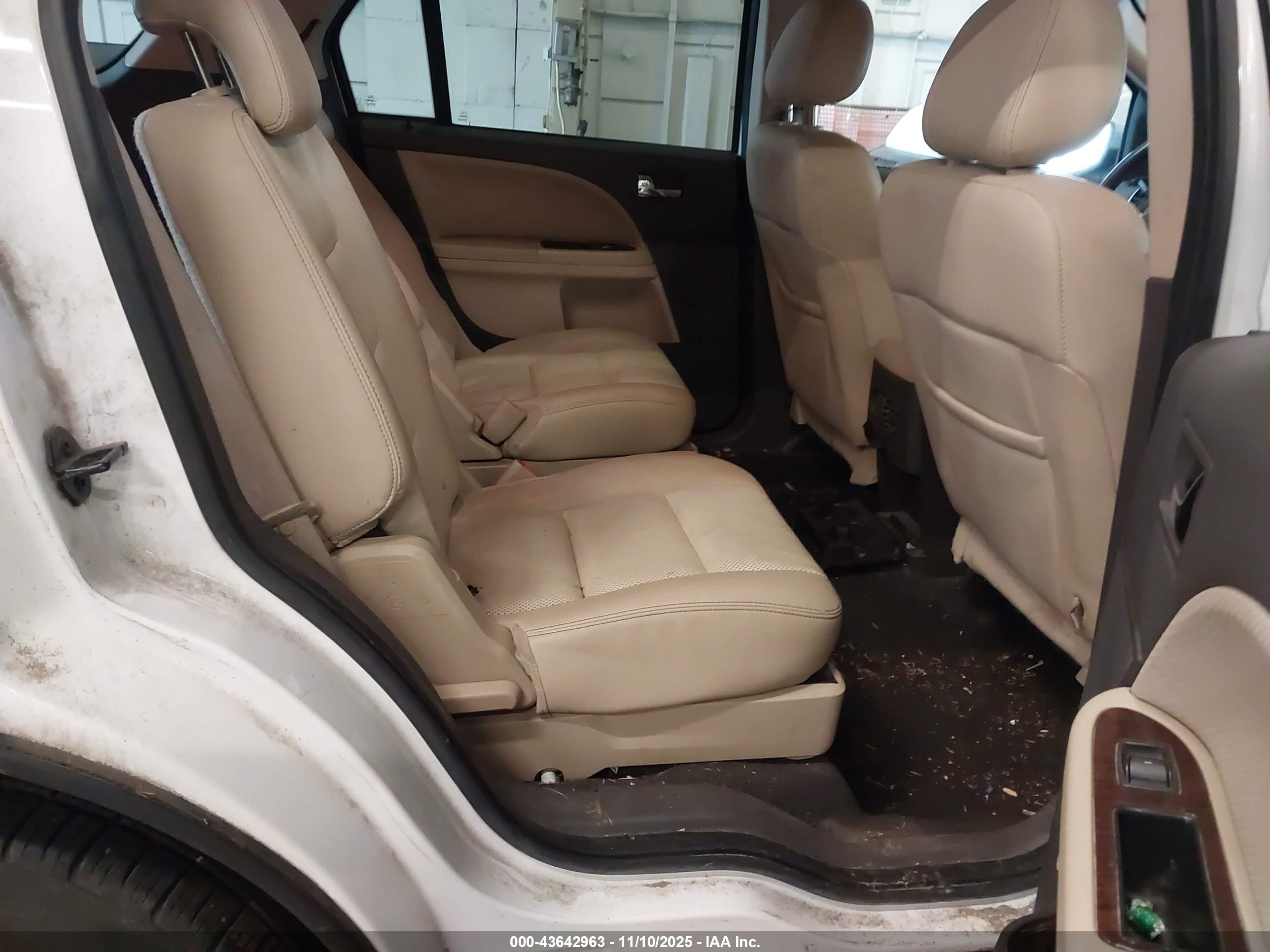 FORD TAURUS image 8
