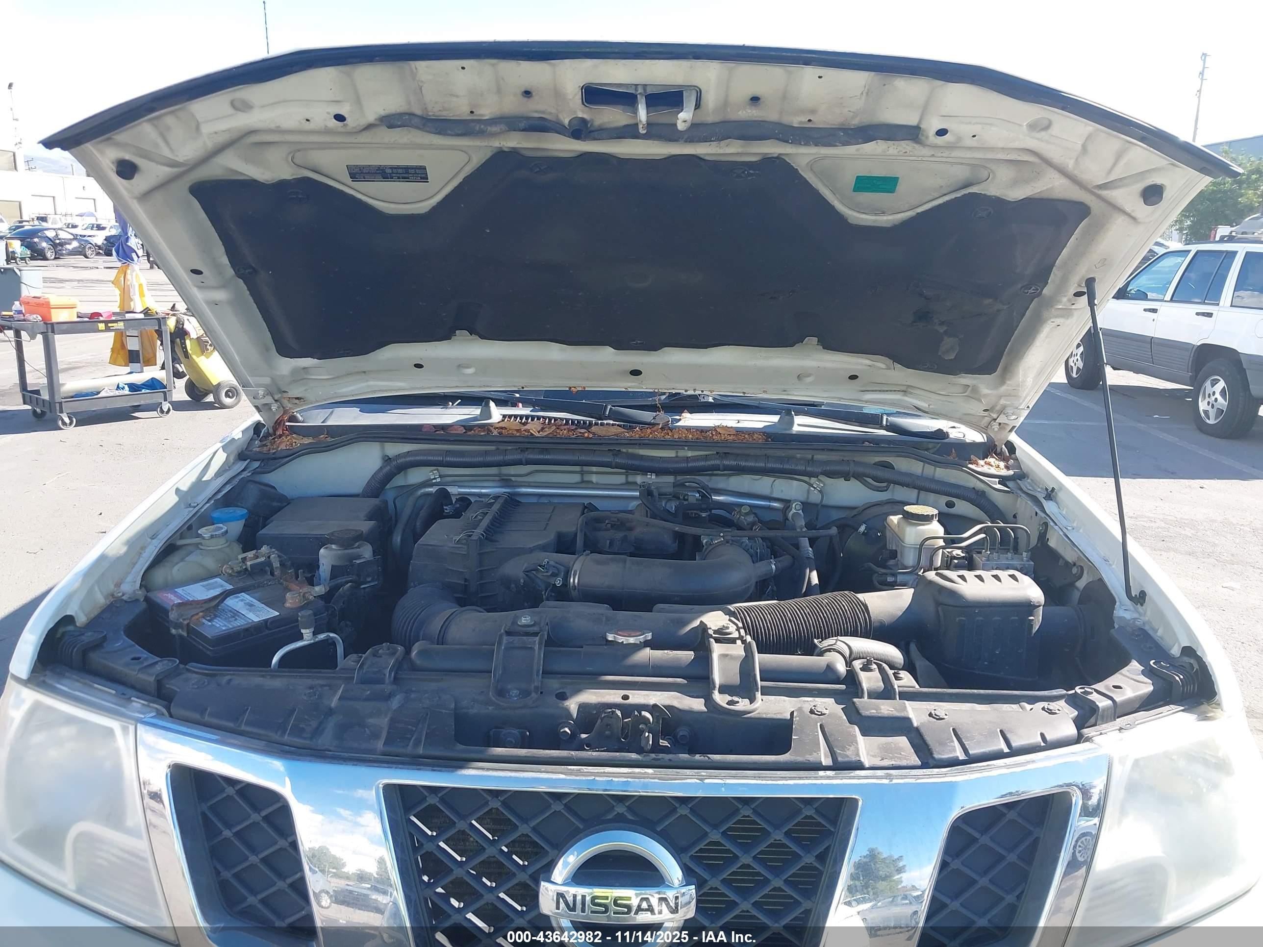 NISSAN FRONTIER image 10