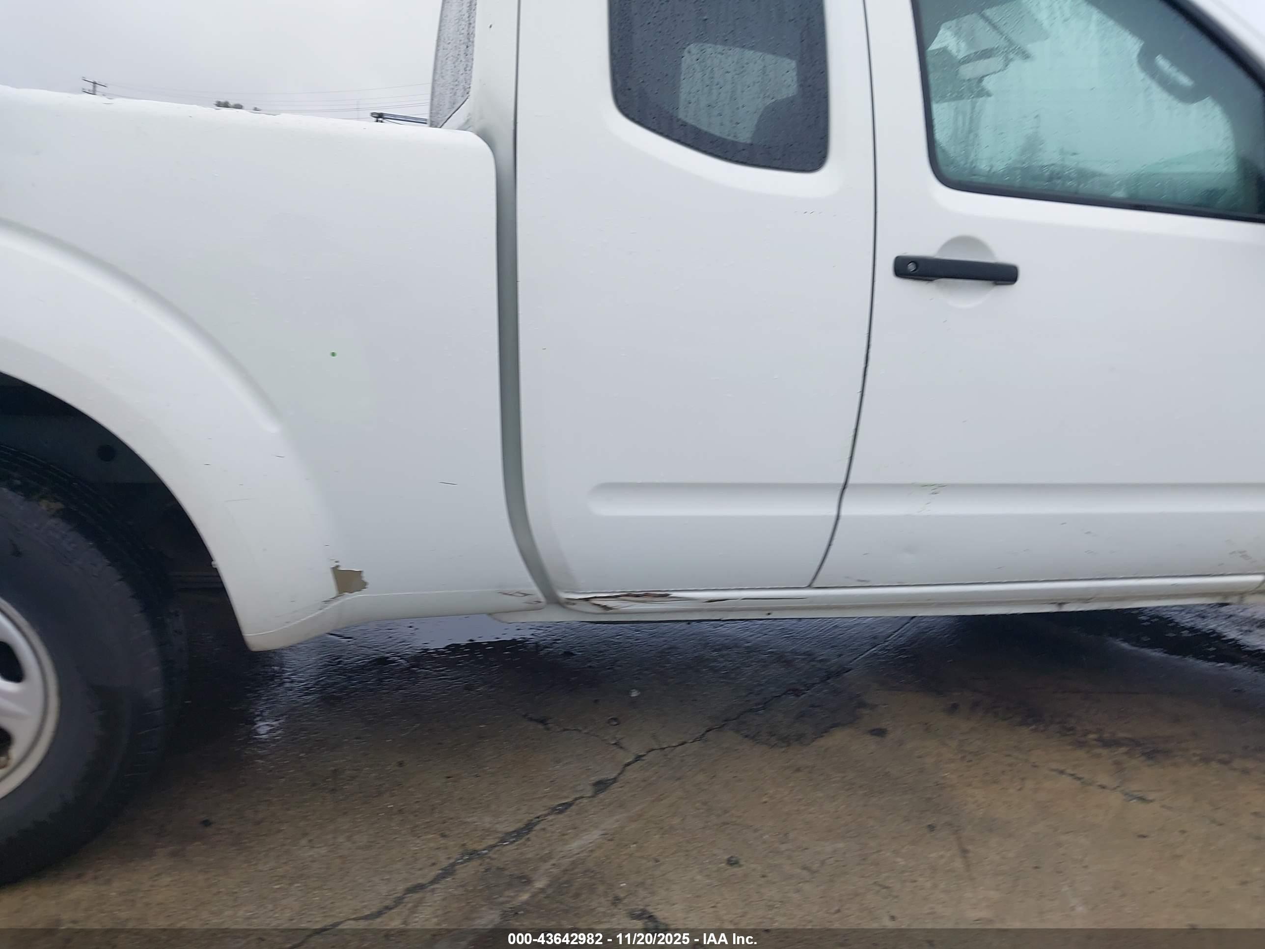 NISSAN FRONTIER image 6