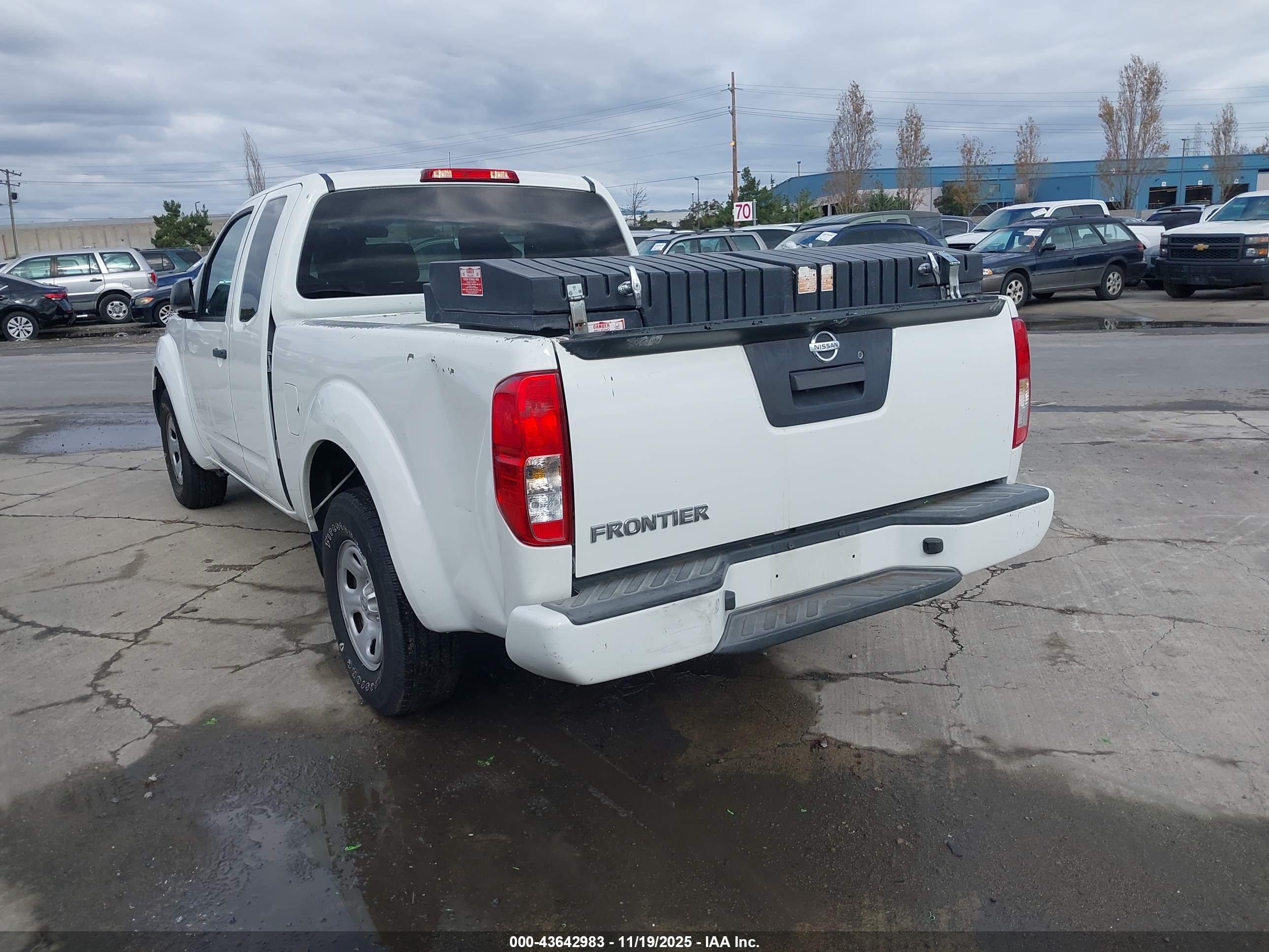 NISSAN FRONTIER image 3