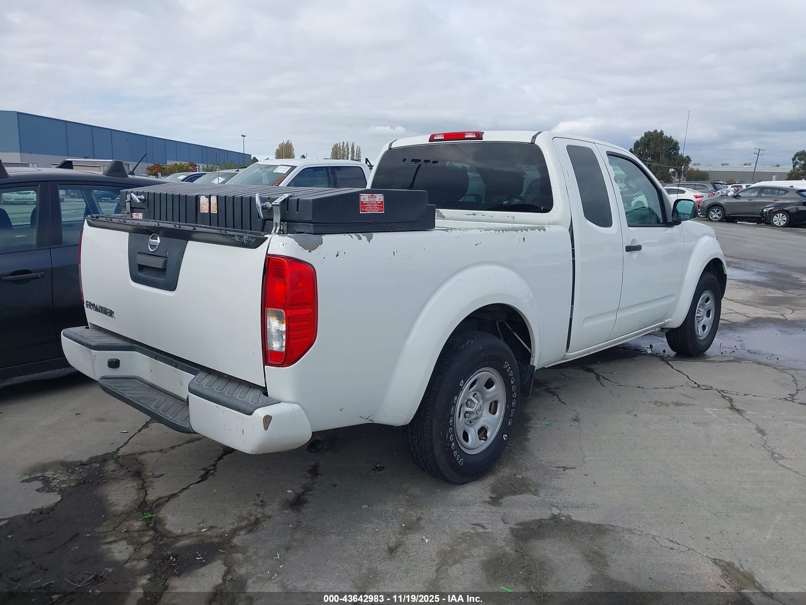 NISSAN FRONTIER image 4