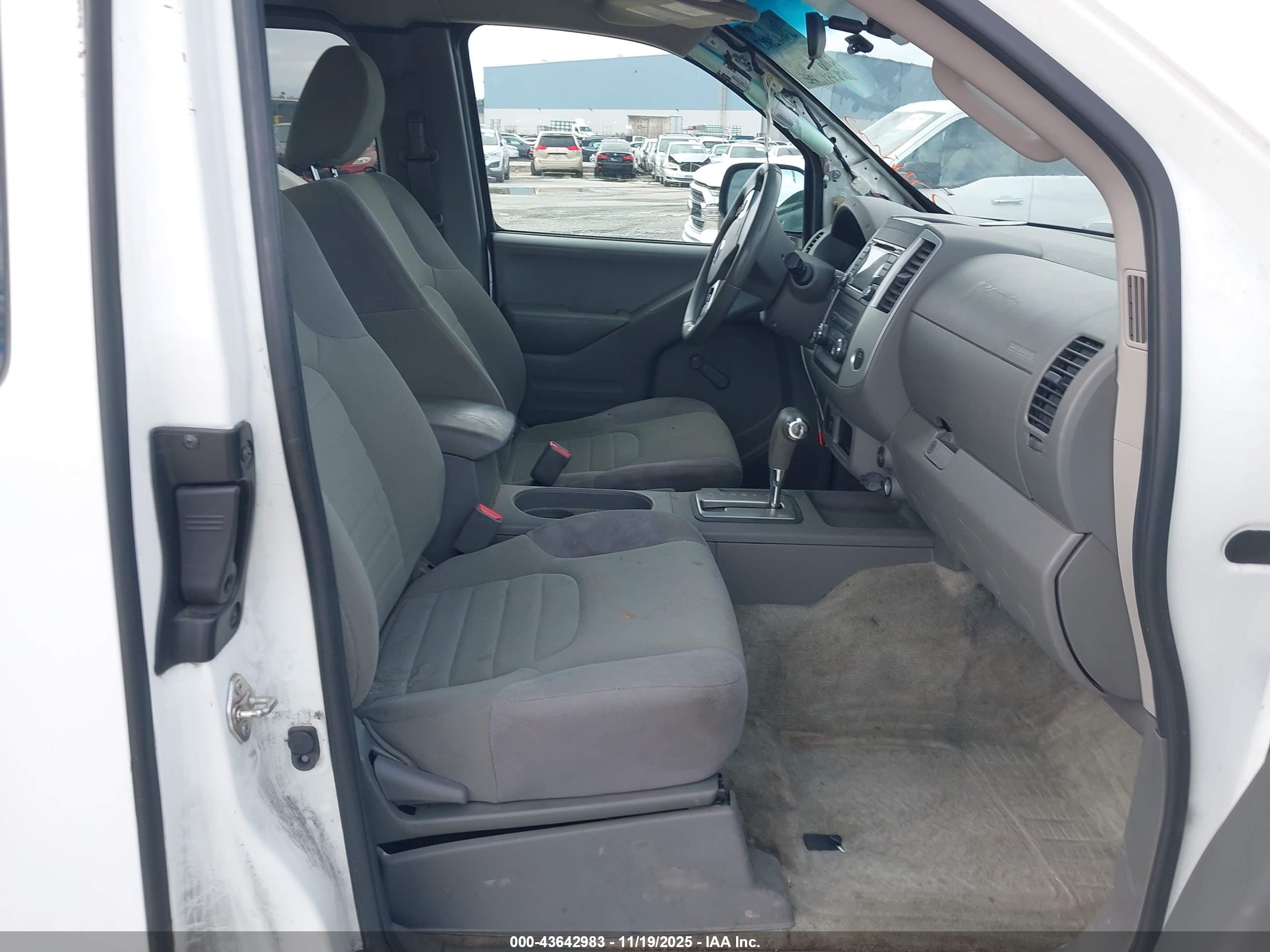 NISSAN FRONTIER image 5