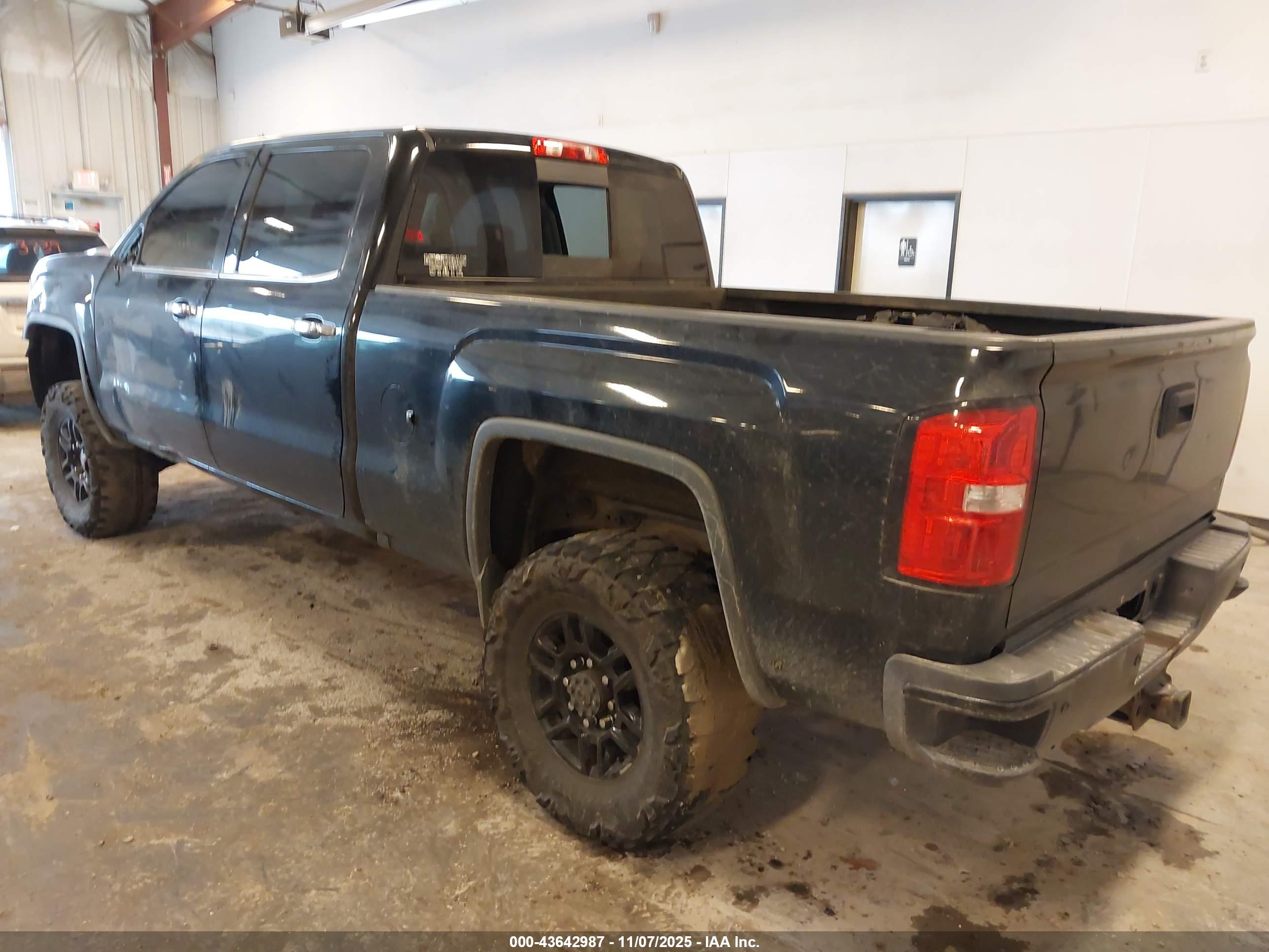 GMC SIERRA image 3