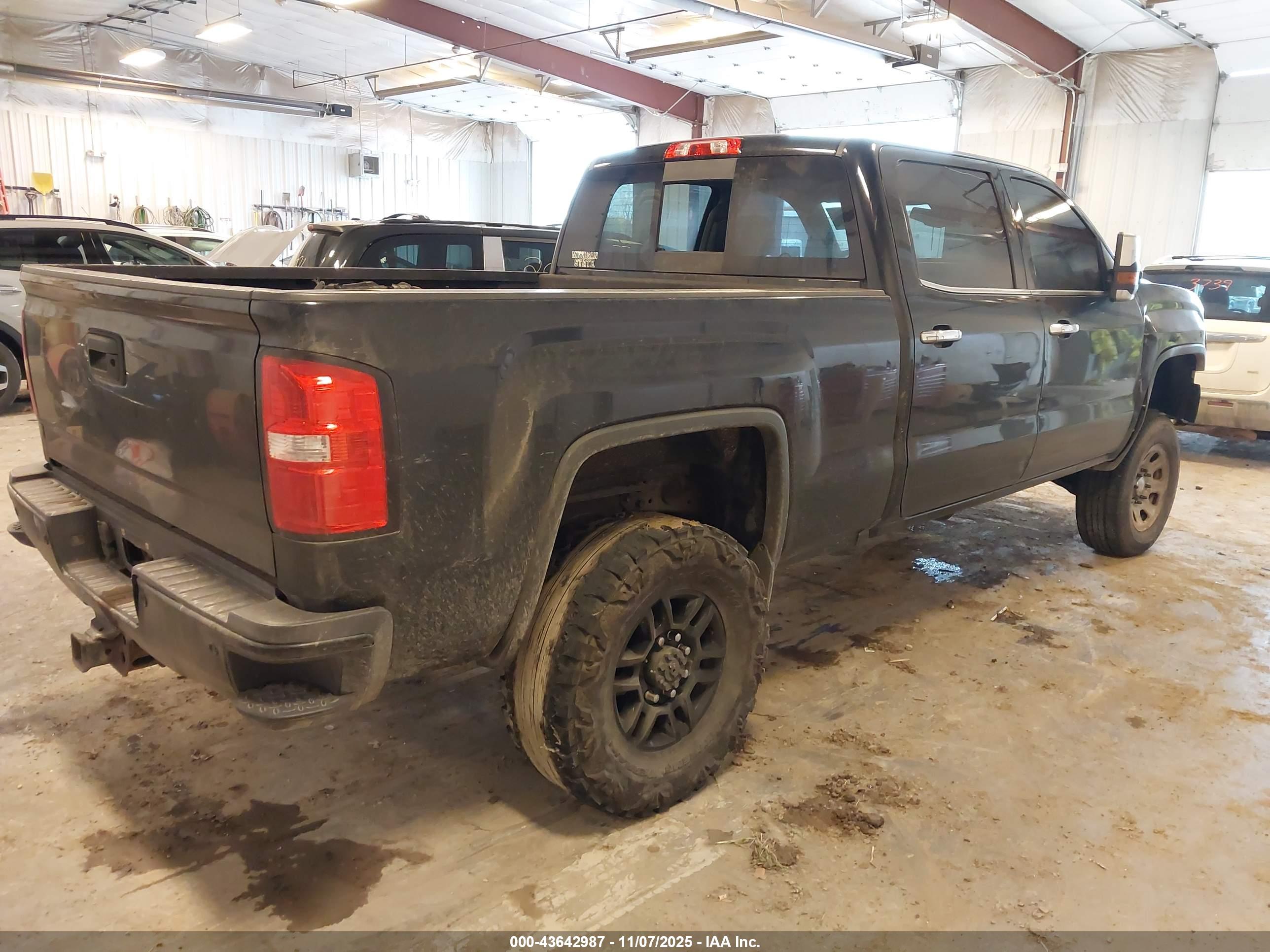 GMC SIERRA image 4