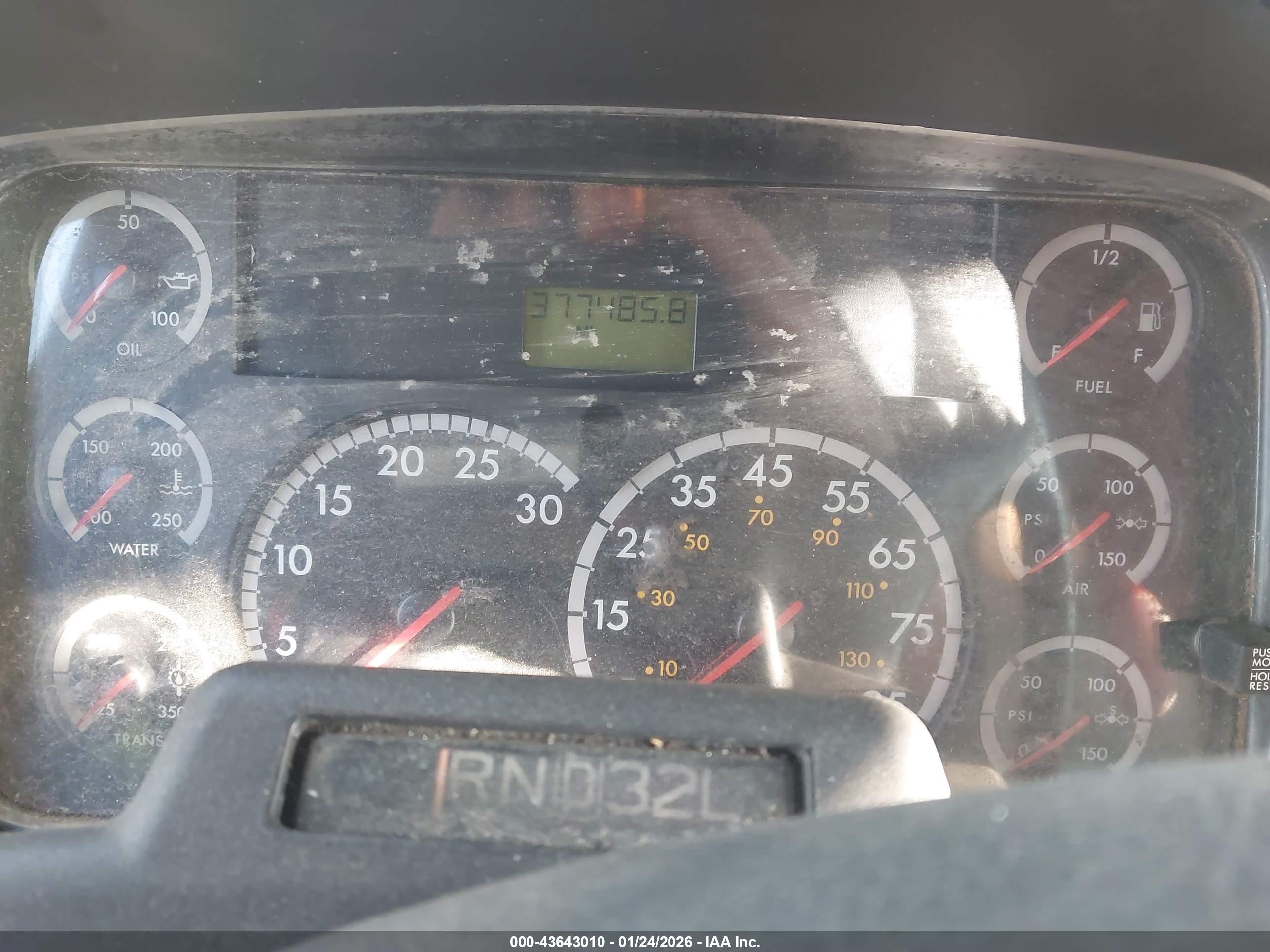 FREIGHTLINER M2 image 6