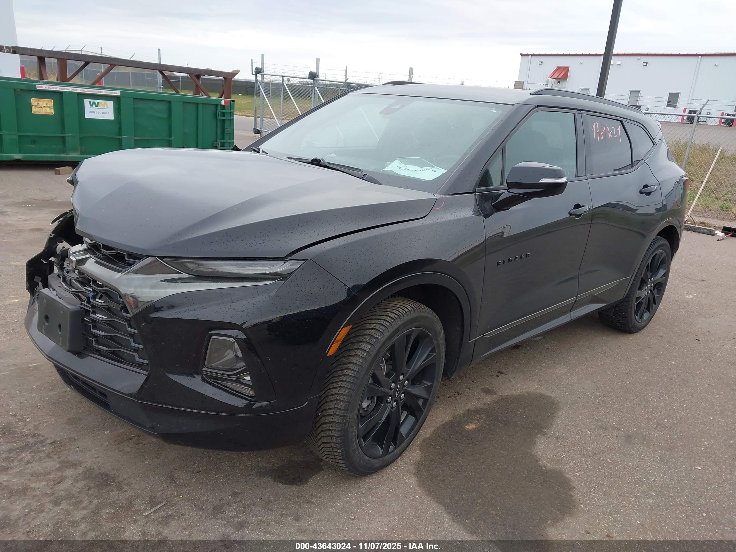 CHEVROLET BLAZER image 2