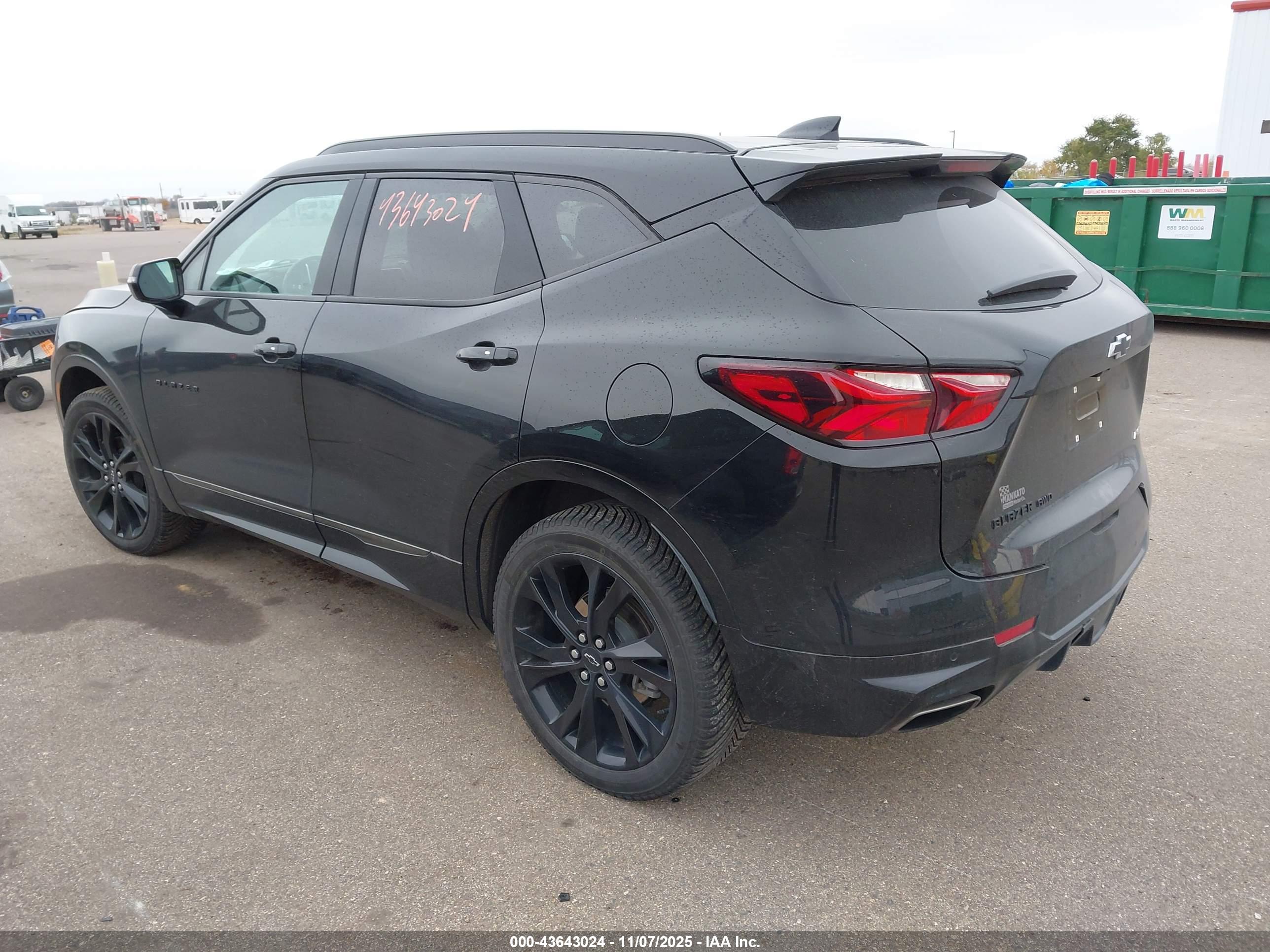 CHEVROLET BLAZER image 3
