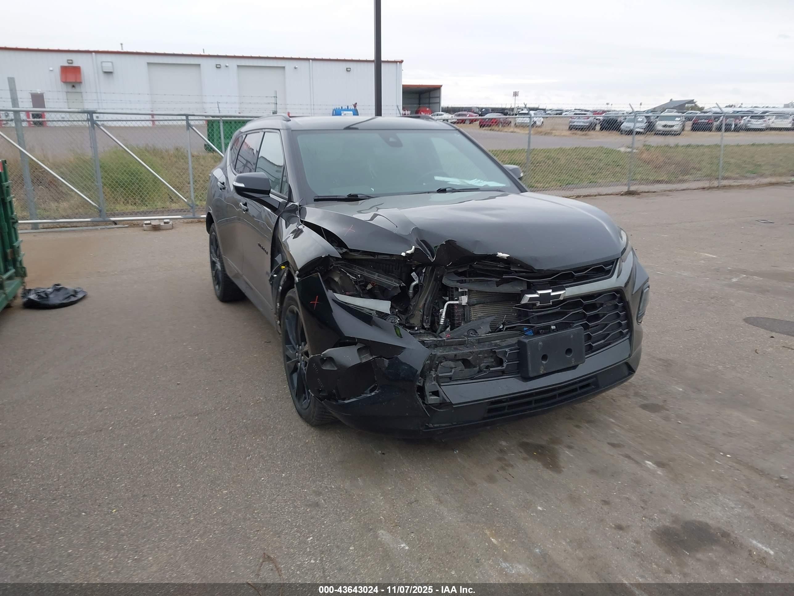 CHEVROLET BLAZER image 6