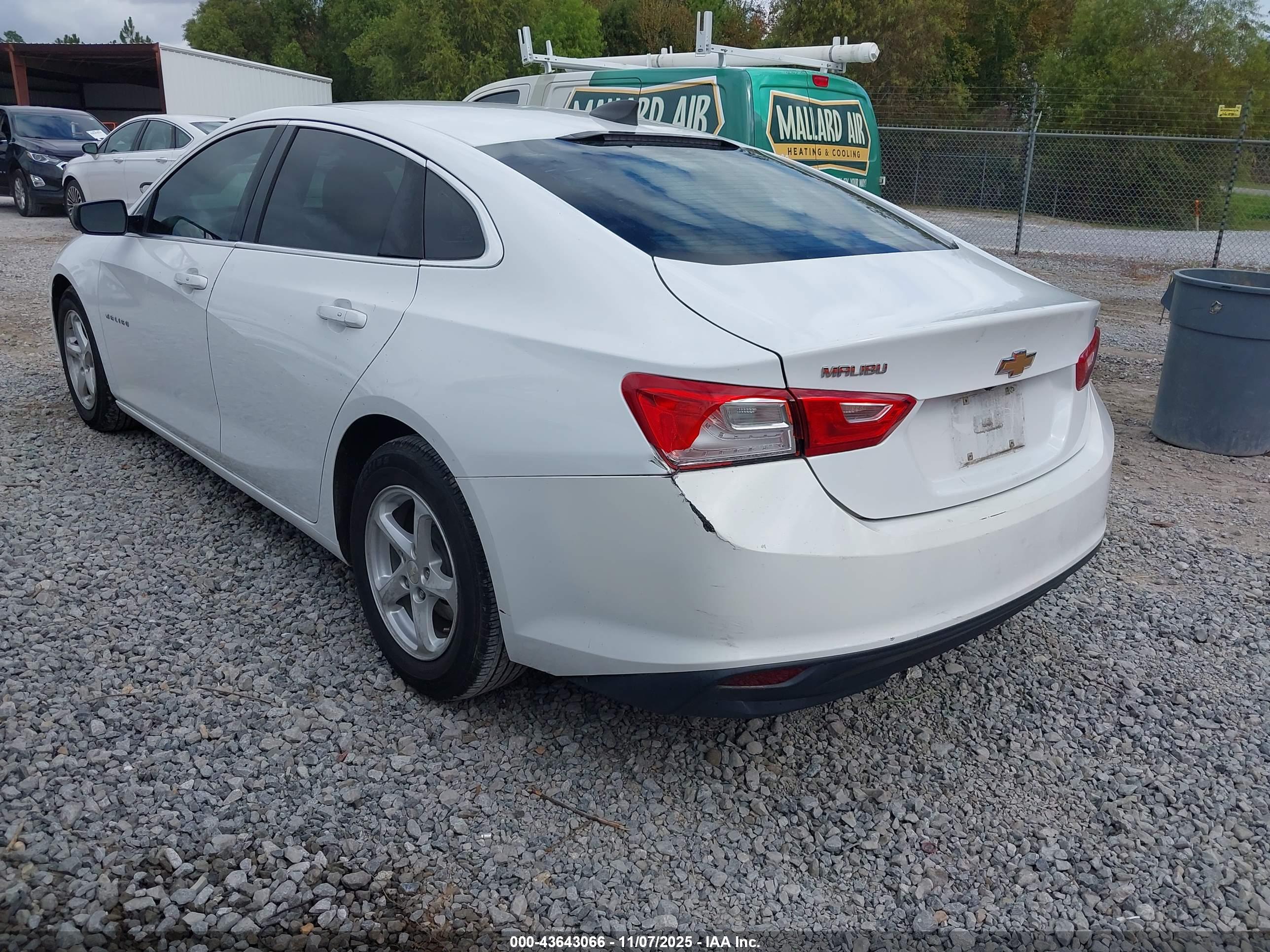 CHEVROLET MALIBU image 3