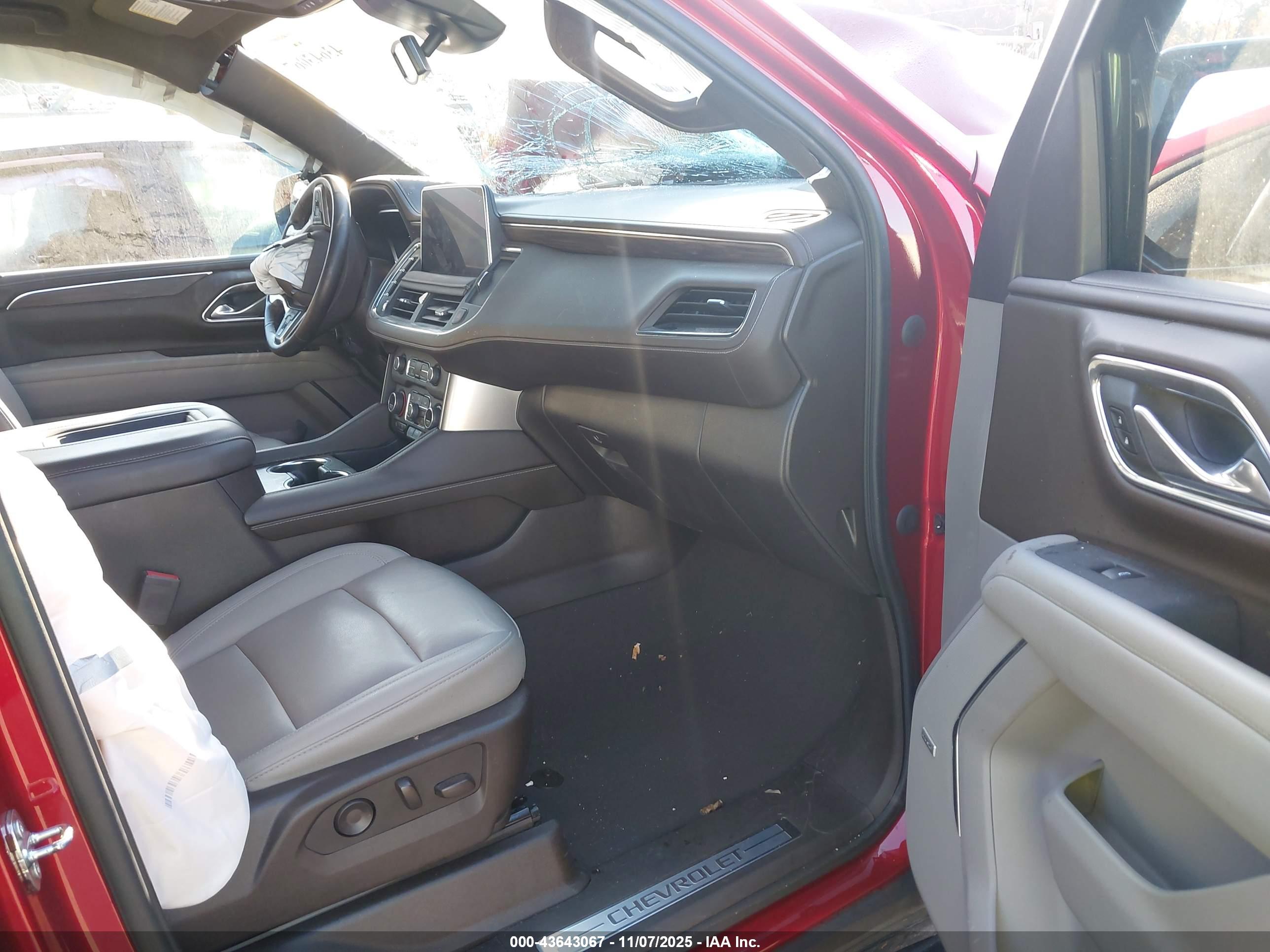 CHEVROLET SUBURBAN image 5