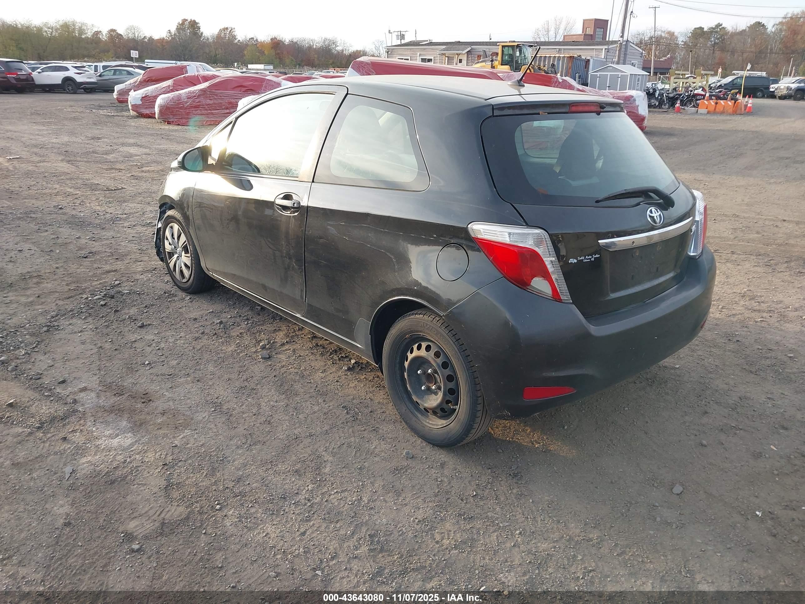 TOYOTA YARIS image 3