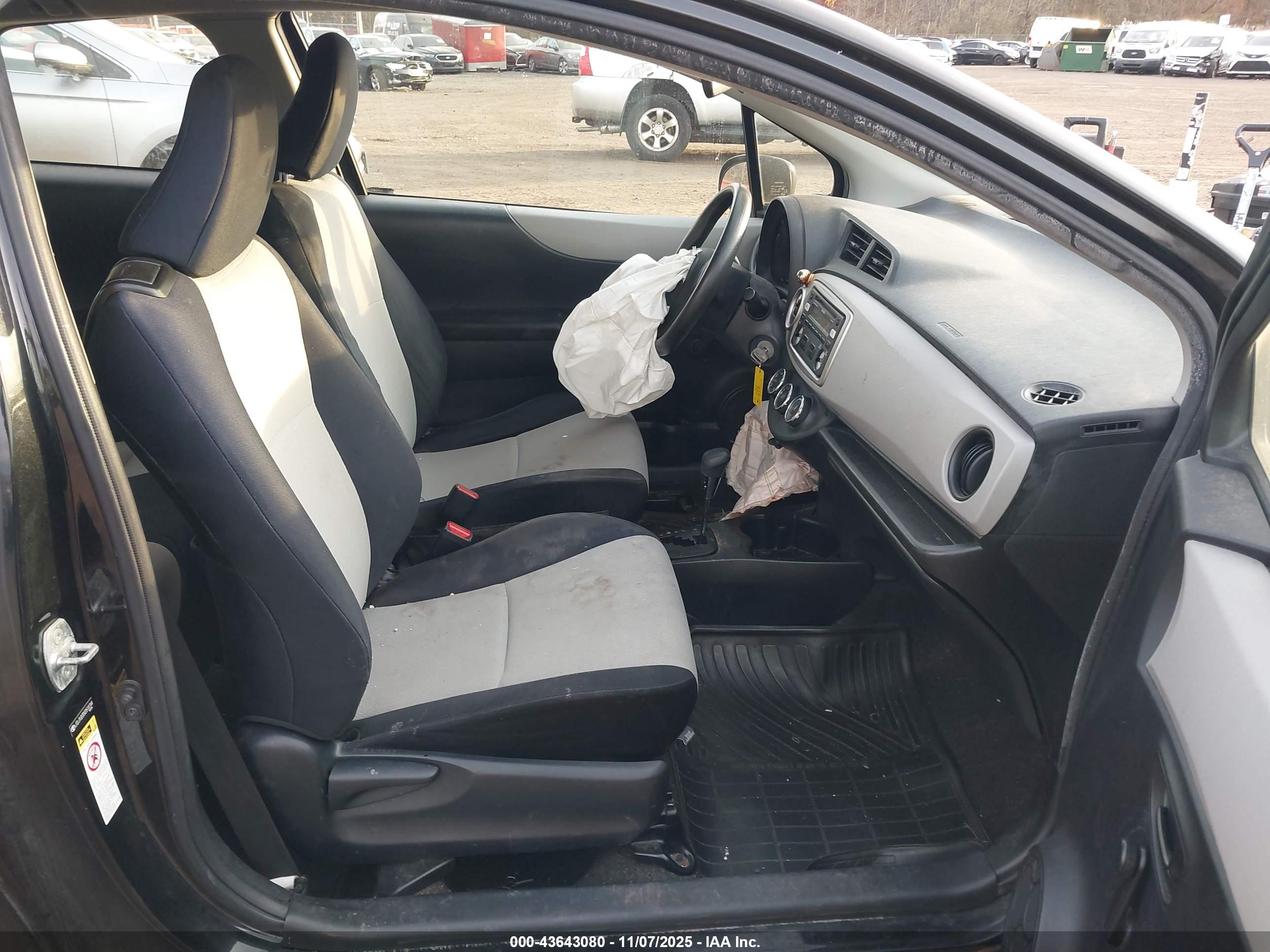 TOYOTA YARIS image 5