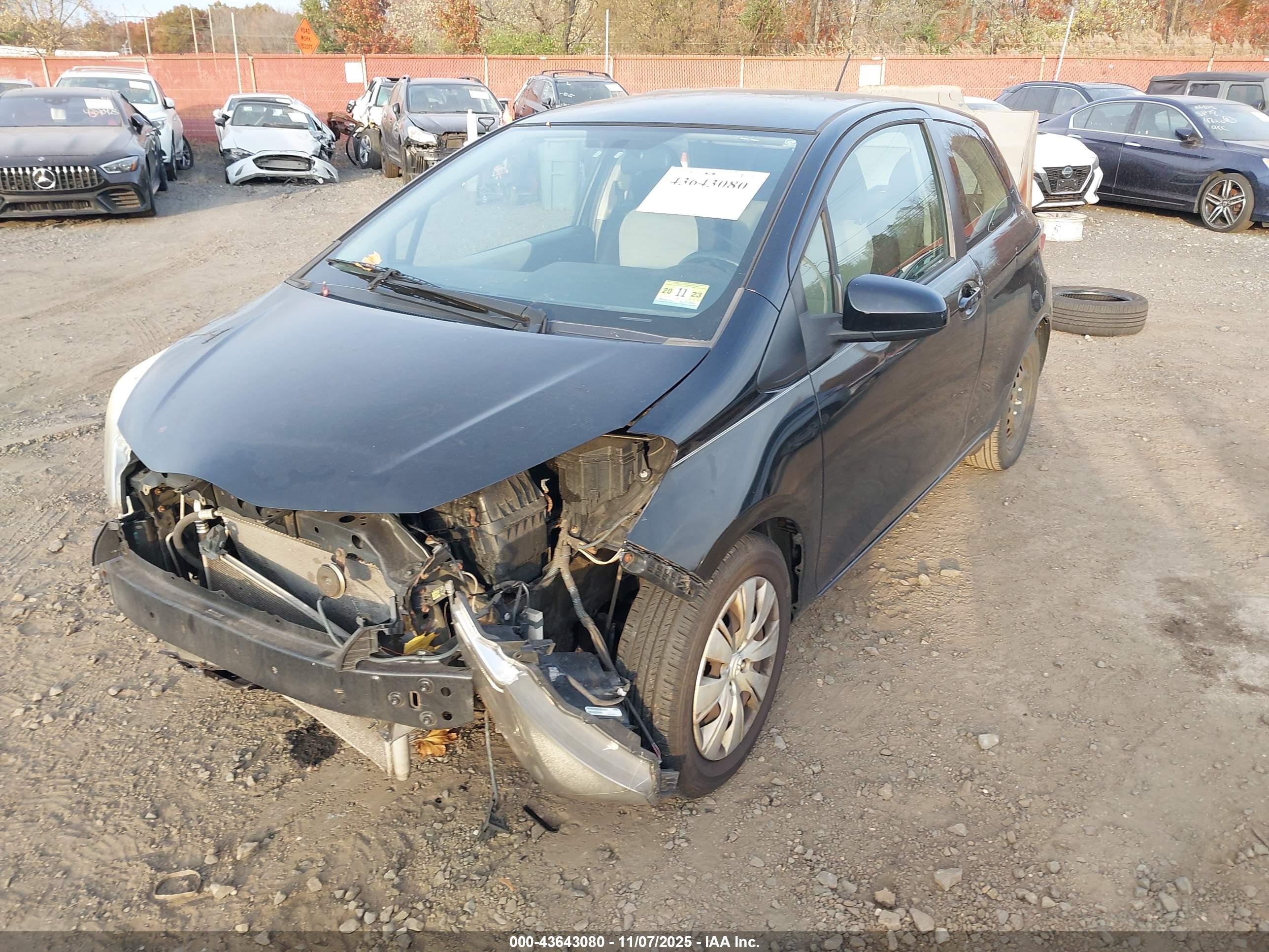 TOYOTA YARIS image 6