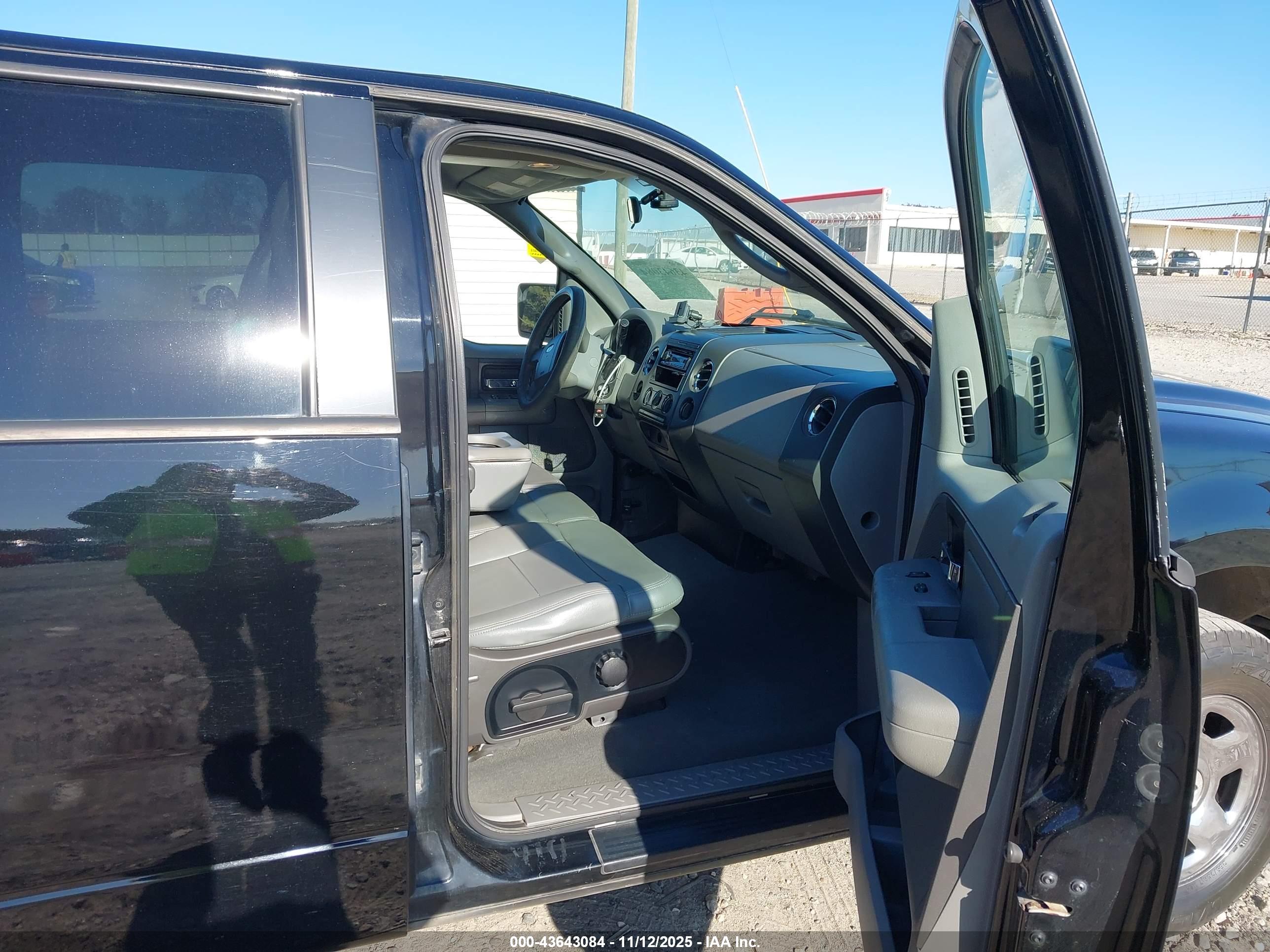 FORD F-150 image 5