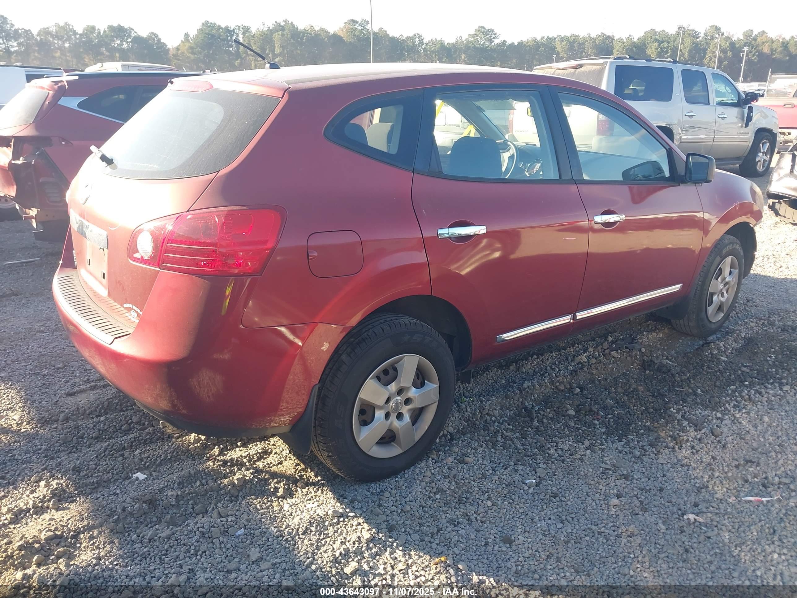 NISSAN ROGUE image 4