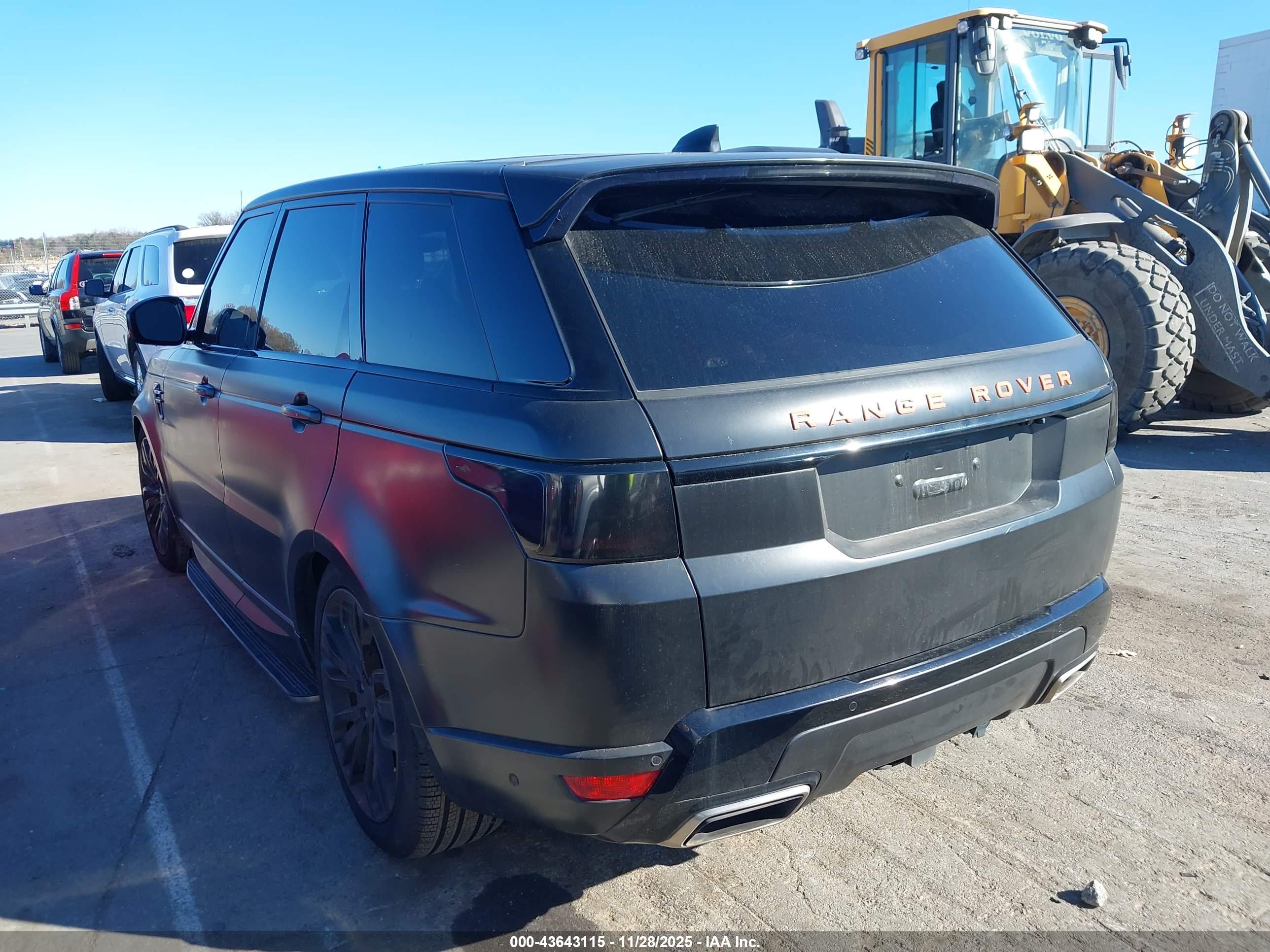 LAND ROVER image 3