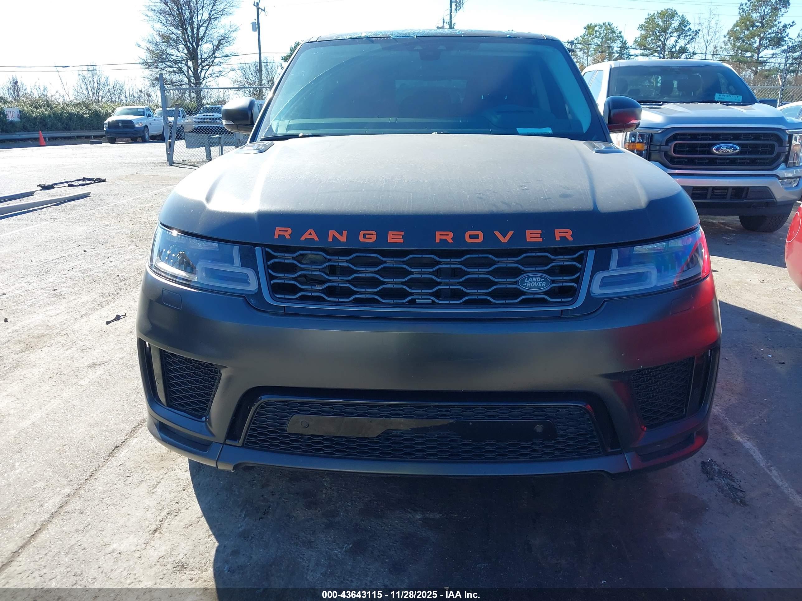 LAND ROVER image 6