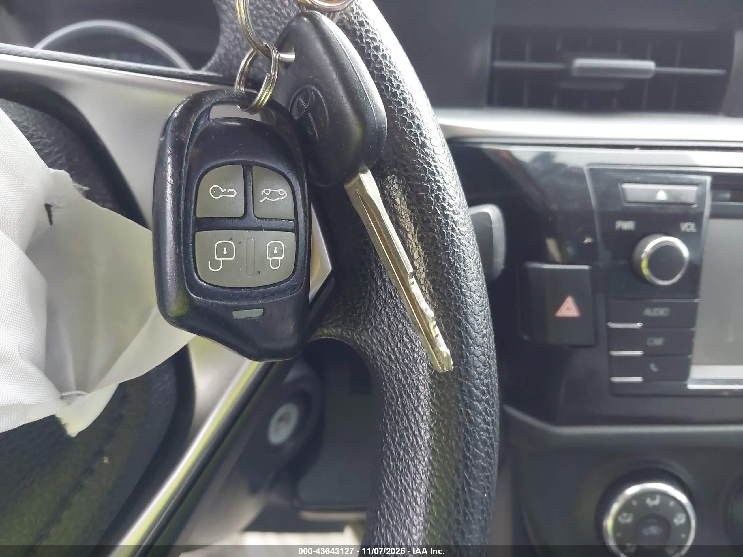 TOYOTA COROLLA image 11