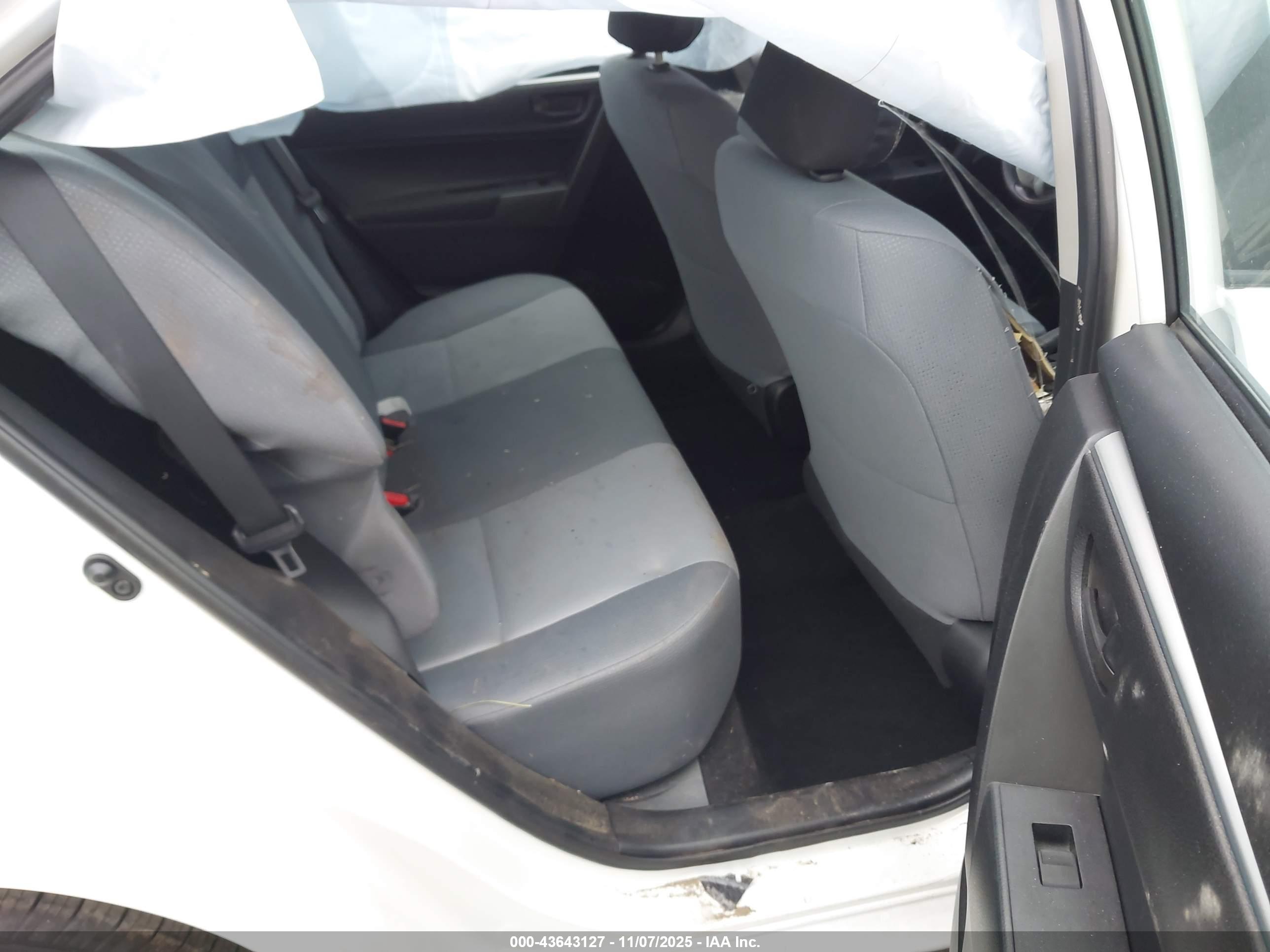 TOYOTA COROLLA image 8