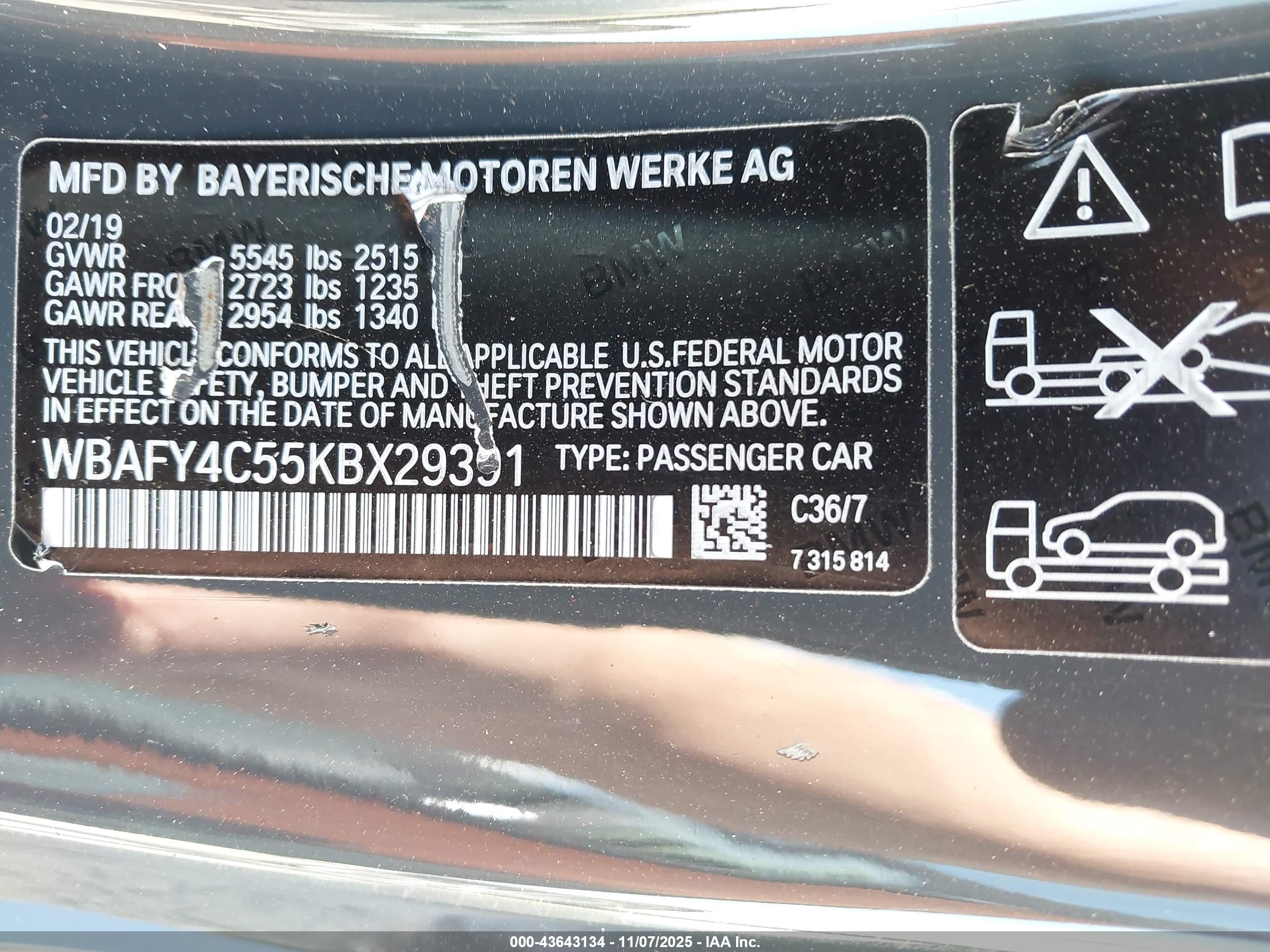 BMW M850I image 9