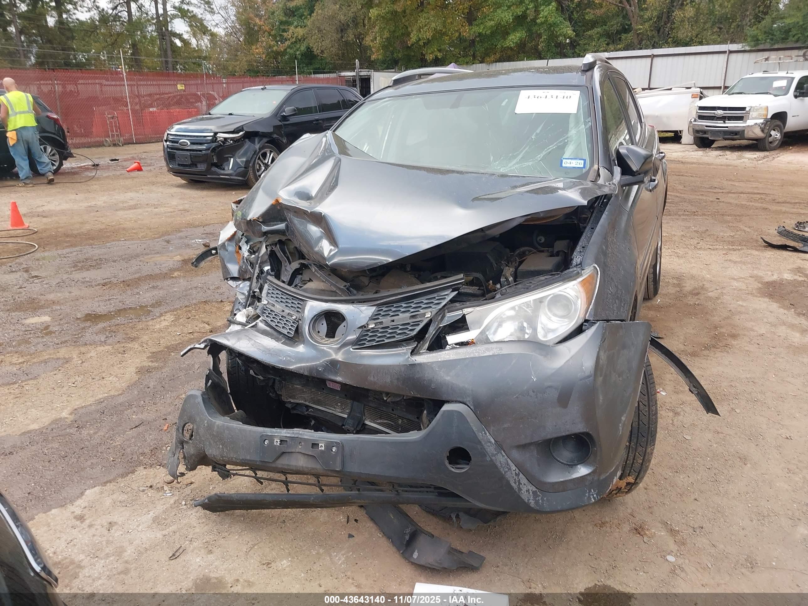 TOYOTA RAV4 image 6