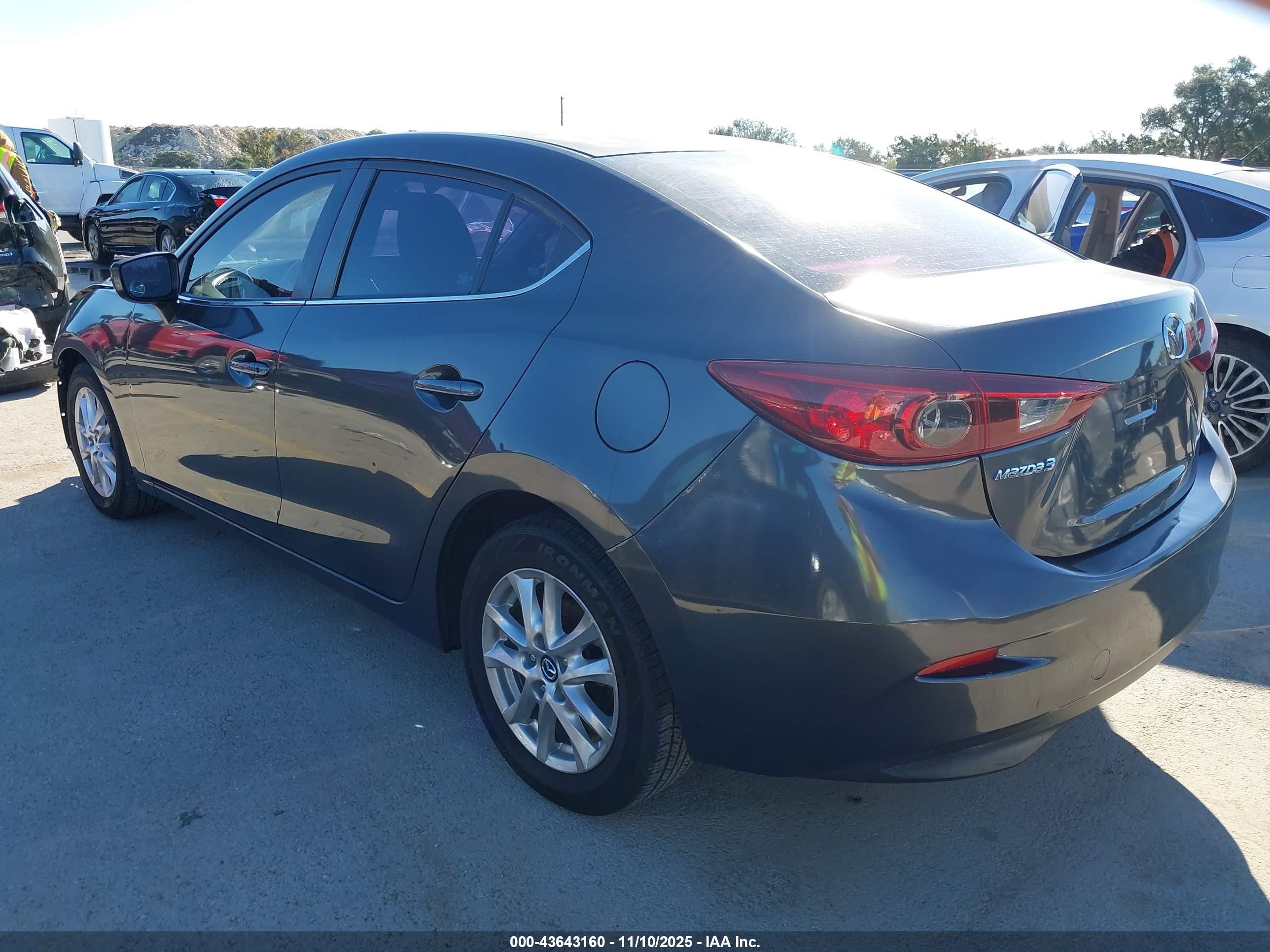 MAZDA MAZDA3 image 3