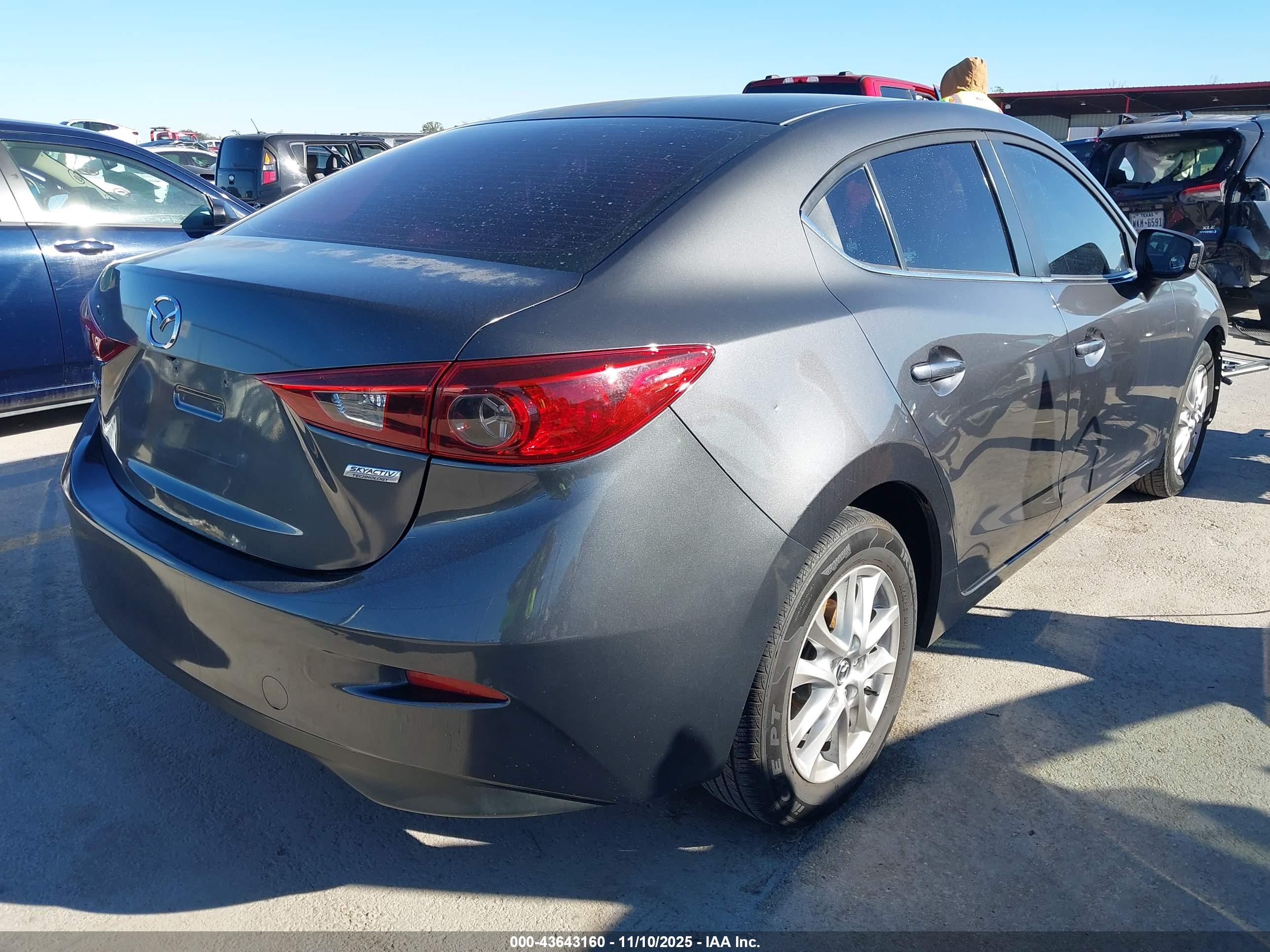 MAZDA MAZDA3 image 4