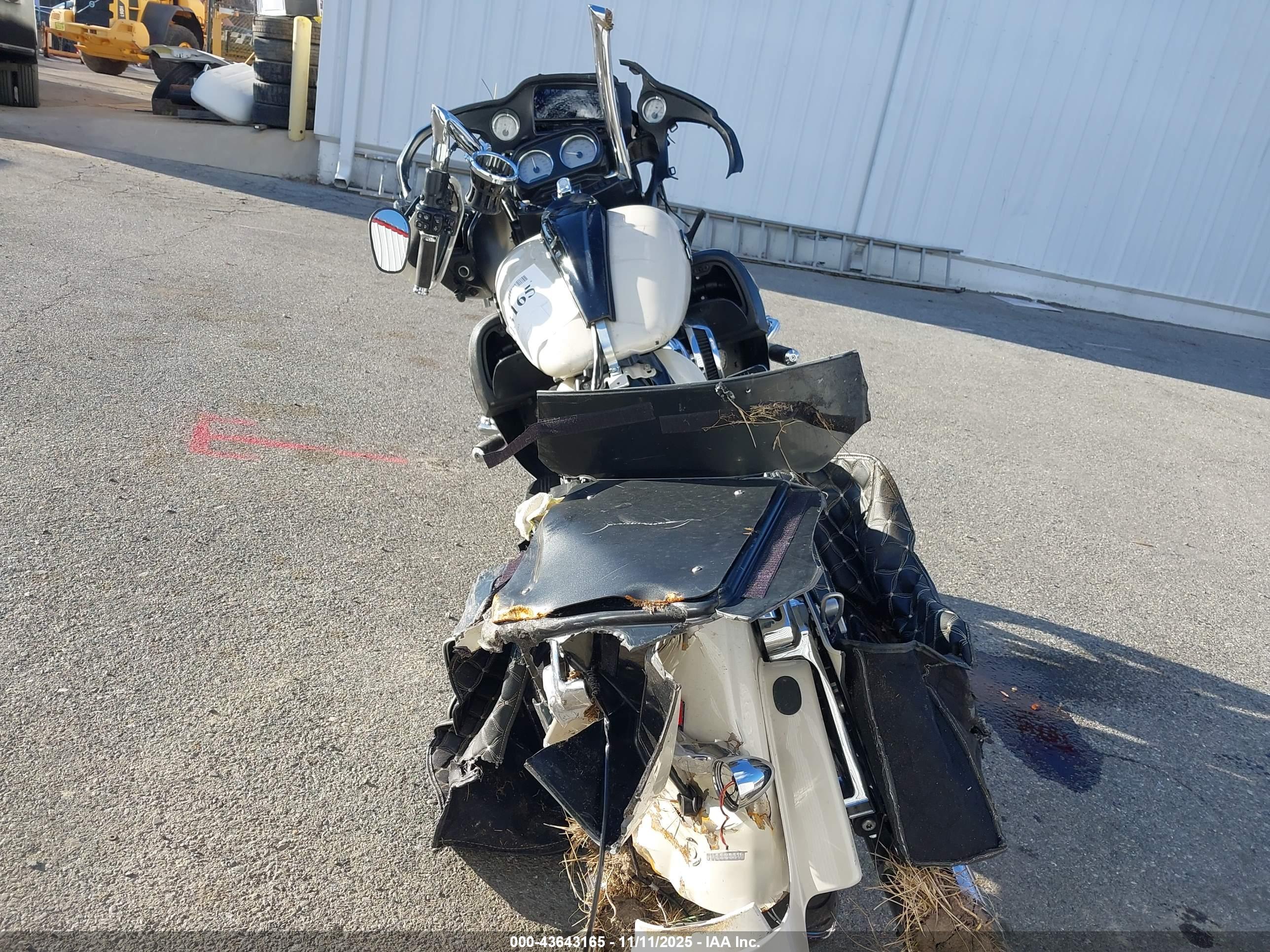 HARLEY-DAVIDSON FLTRX image 6