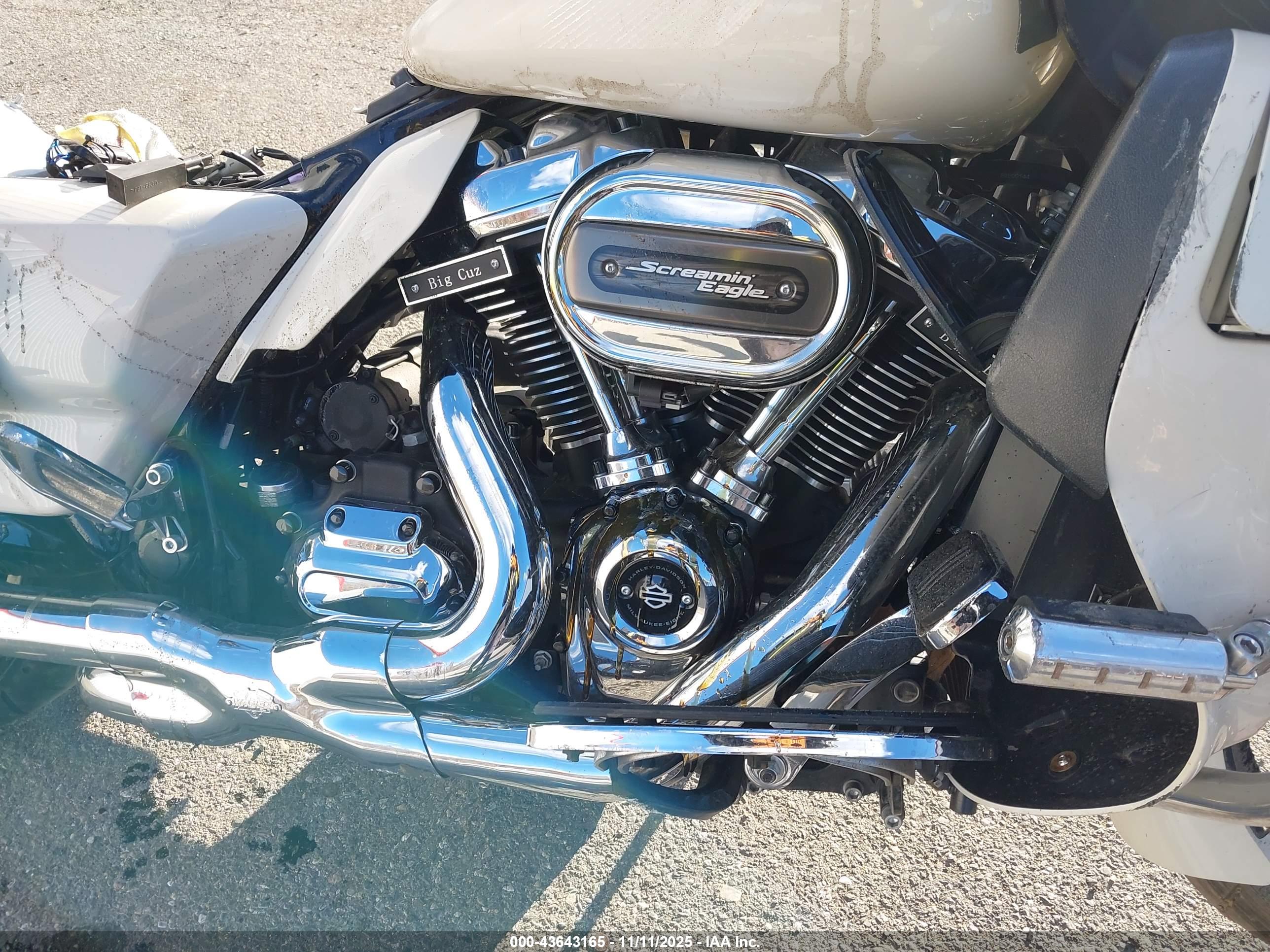 HARLEY-DAVIDSON FLTRX image 8