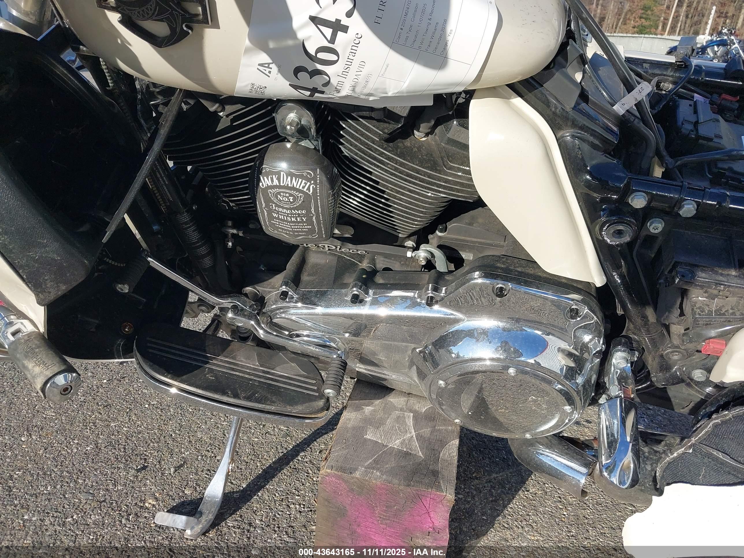 HARLEY-DAVIDSON FLTRX image 9